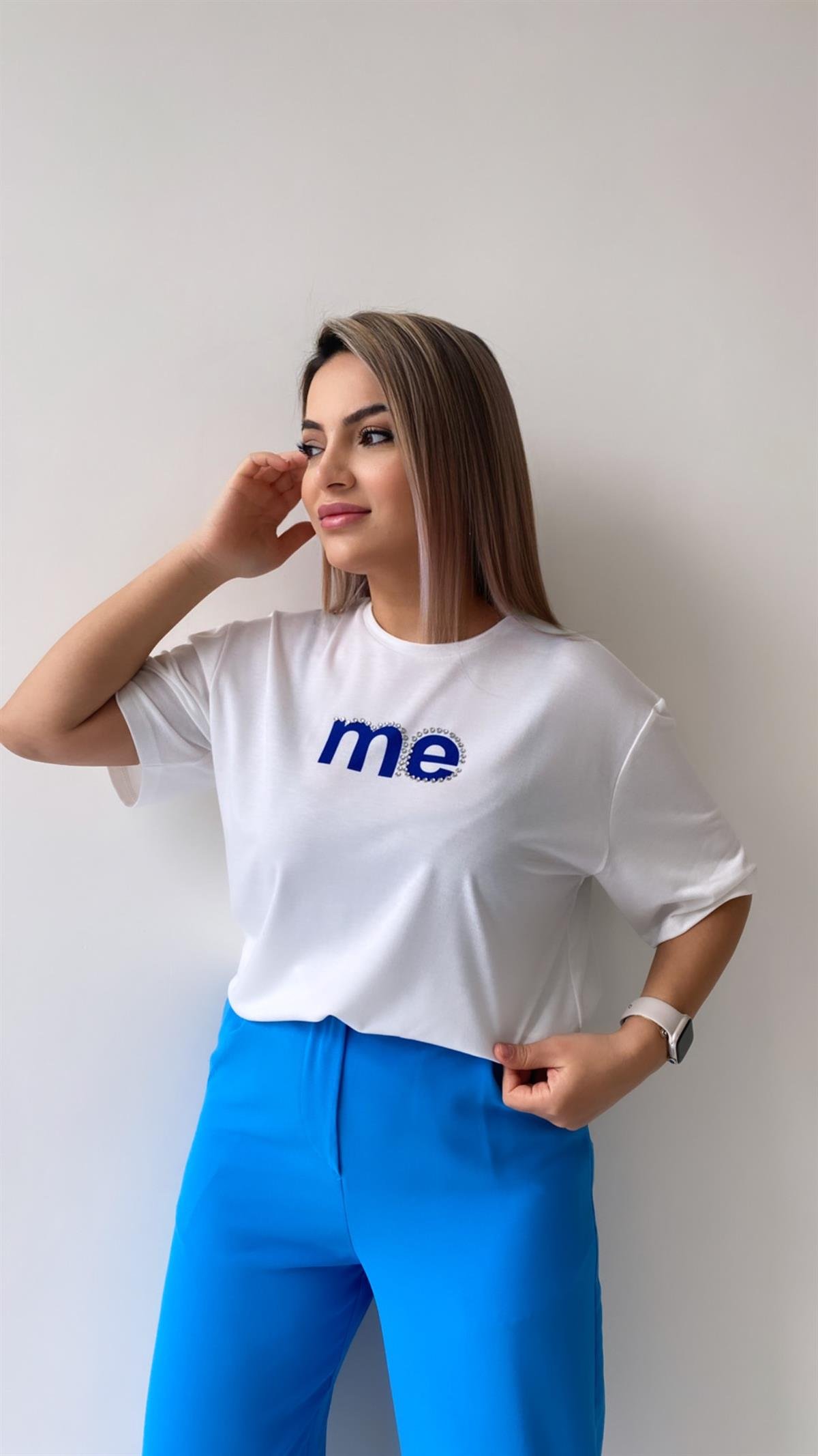 Taşlı Me Yazılı Tişört Ekru Mavi