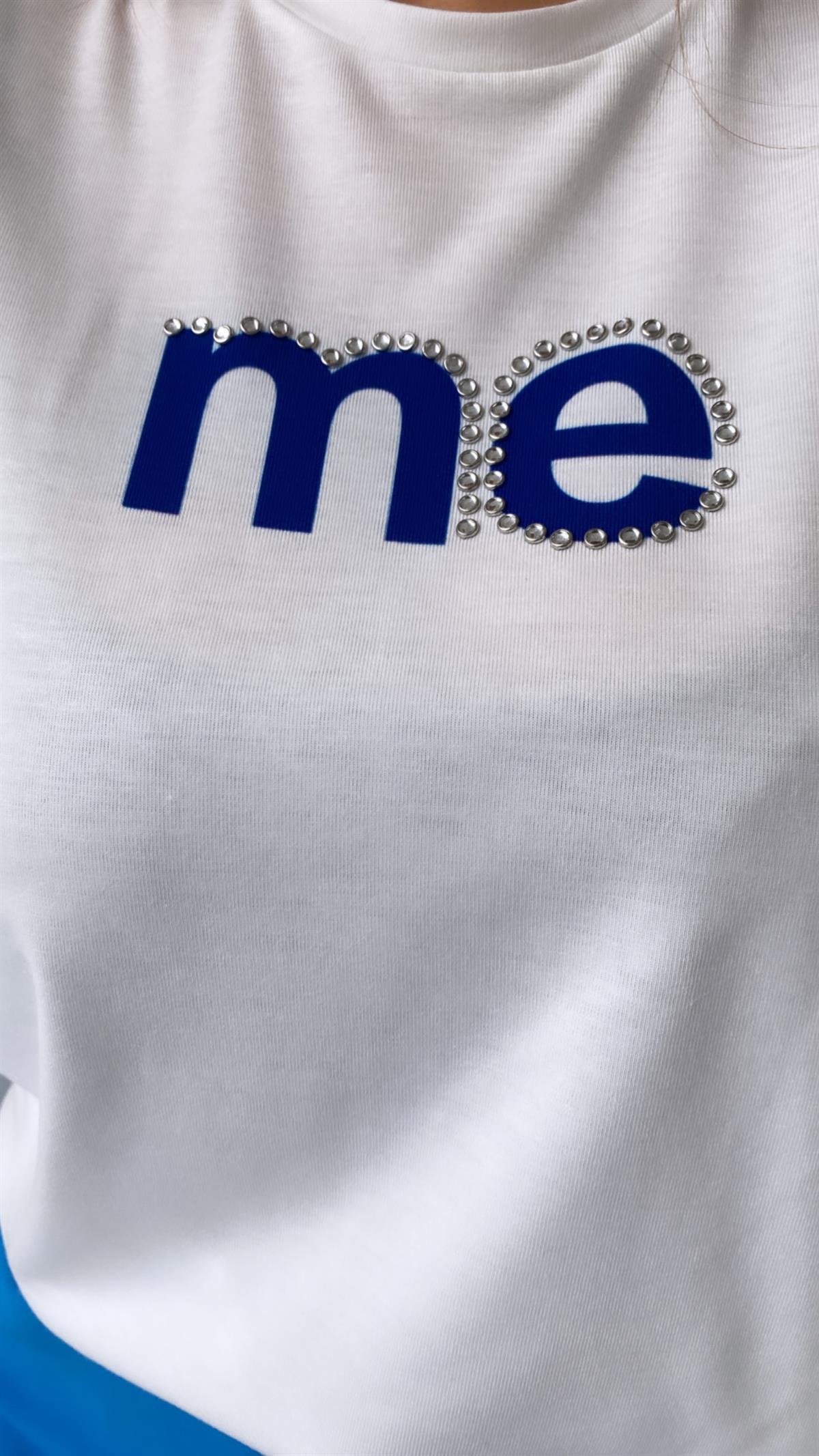 Taşlı Me Yazılı Tişört Ekru Mavi