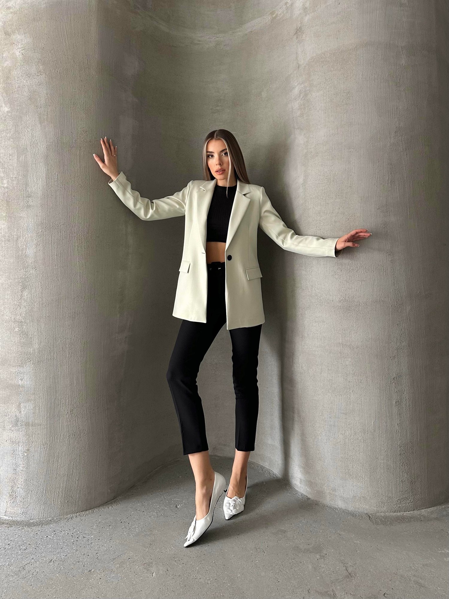 Tek Düğmeli Kol Detaylı Blazer Ceket