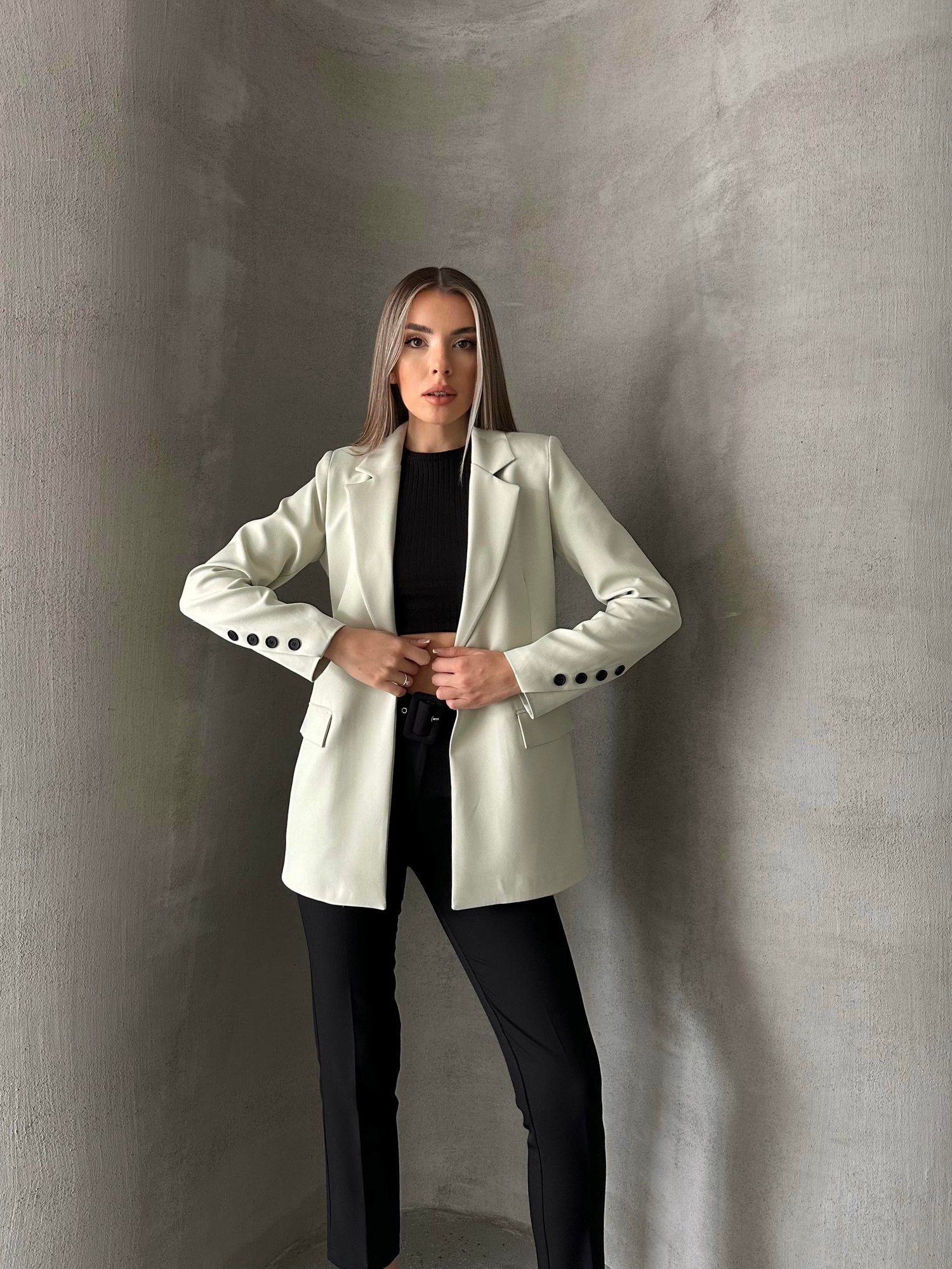 Tek Düğmeli Kol Detaylı Blazer Ceket
