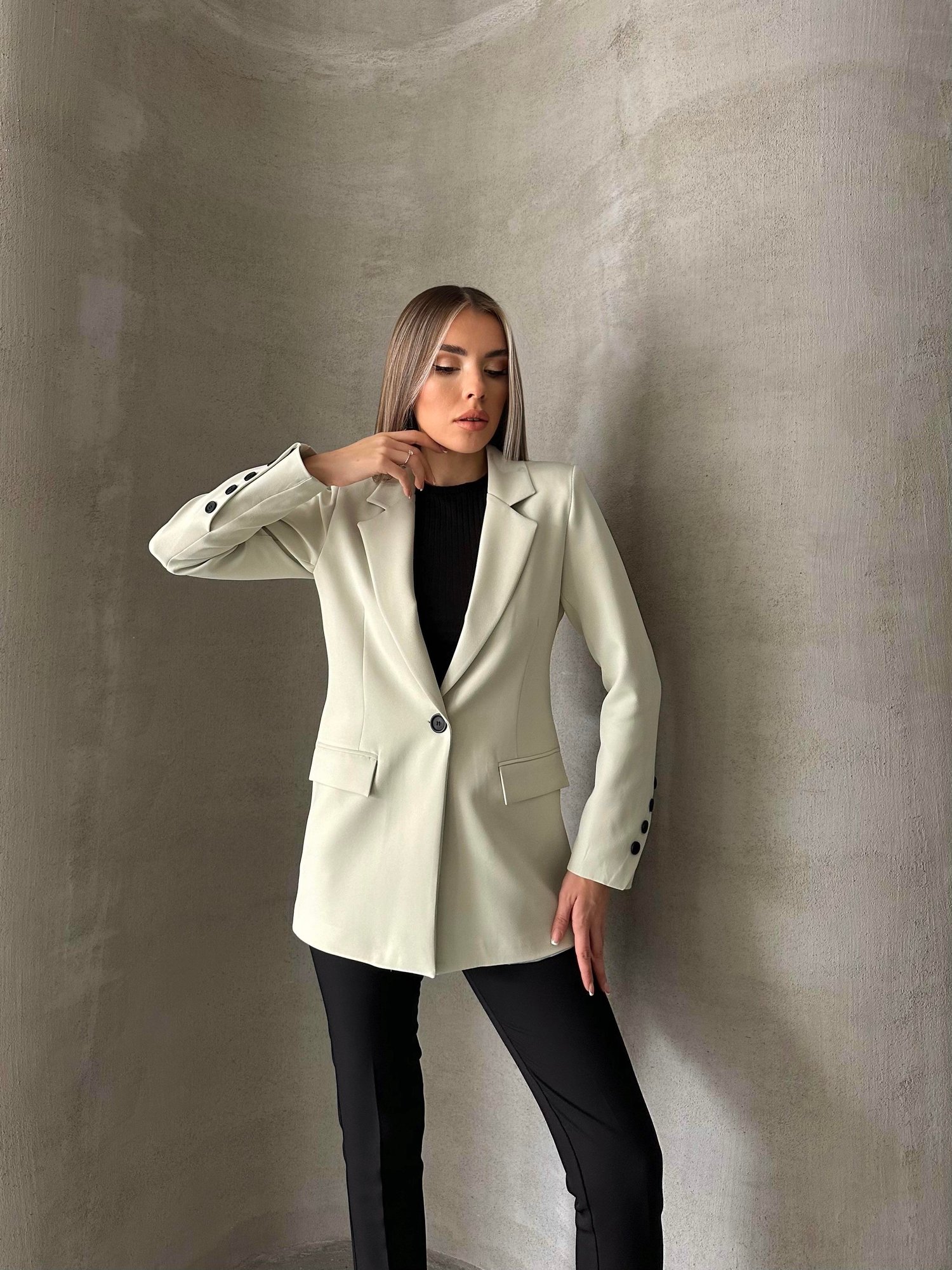 Tek Düğmeli Kol Detaylı Blazer Ceket