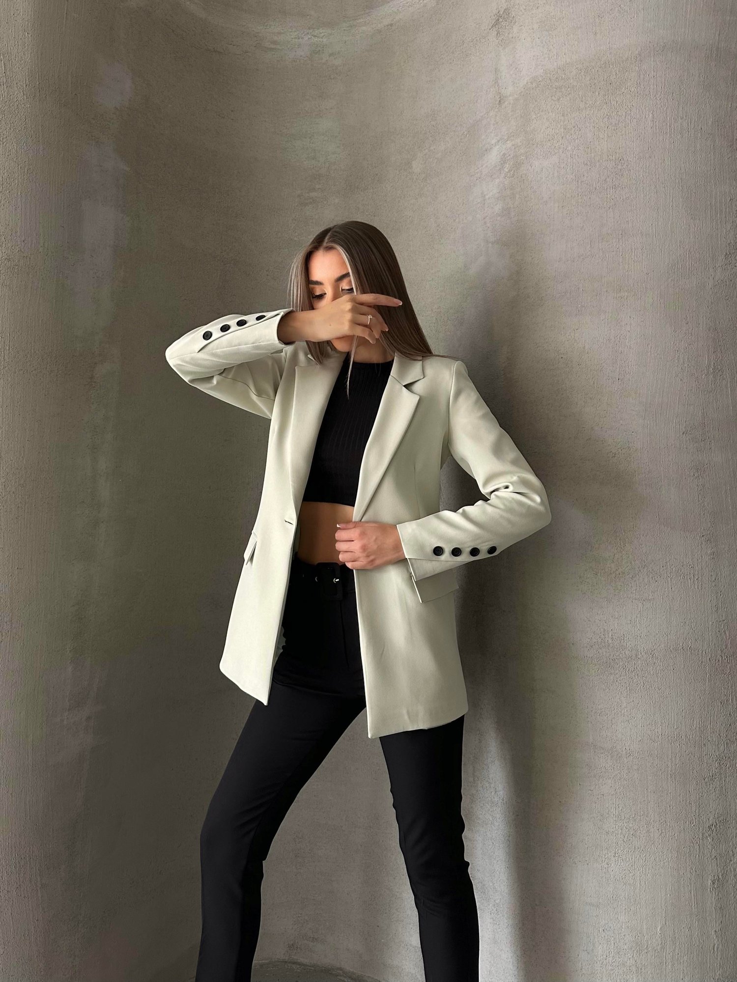 Tek Düğmeli Kol Detaylı Blazer Ceket