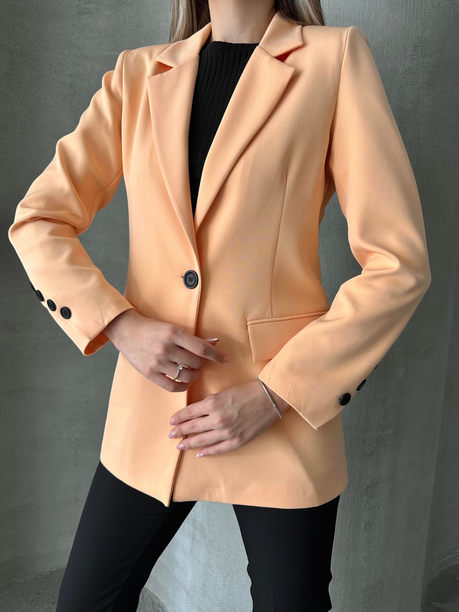 Tek Düğmeli Kol Detaylı Blazer Ceket Yavruağzı 