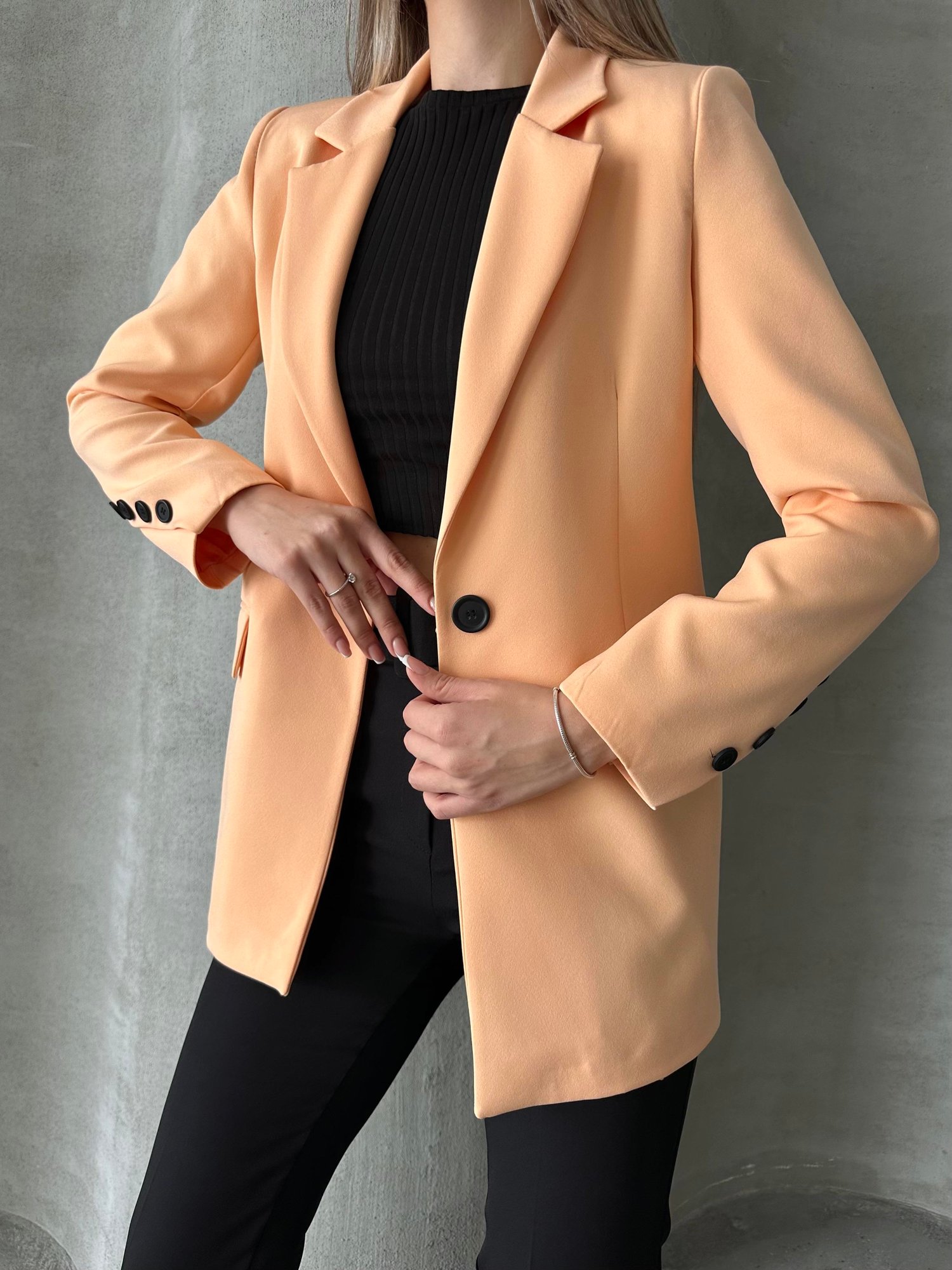 Tek Düğmeli Kol Detaylı Blazer Ceket Yavruağzı 