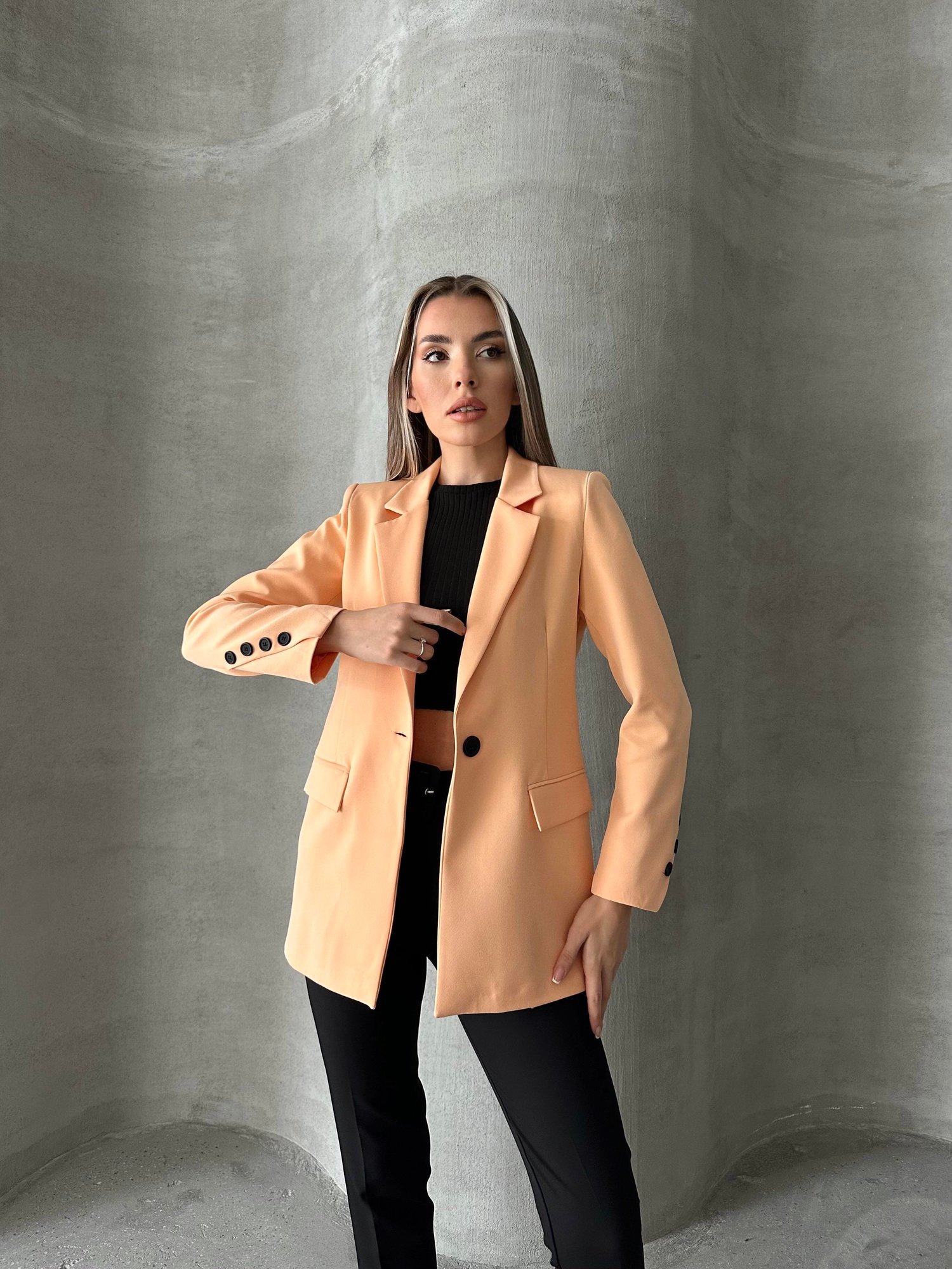 Tek Düğmeli Kol Detaylı Blazer Ceket Yavruağzı 