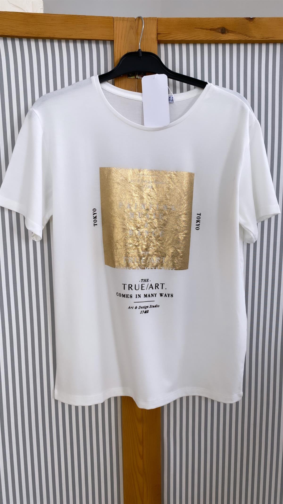 Varak Baskılı Tokyo Tişört Ekru Gold
