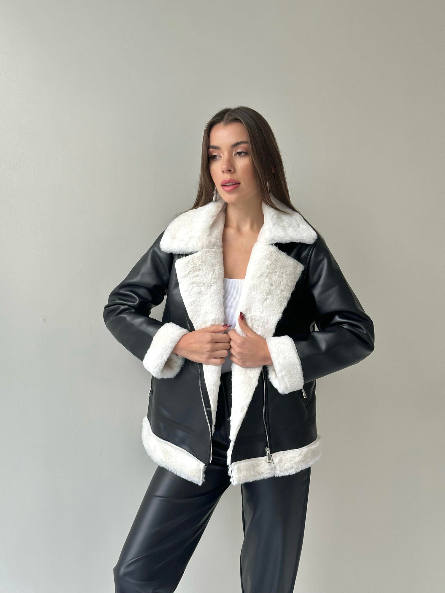 Yandan Fermuarlı İçi Peluşlu Deri Kaban Ekru