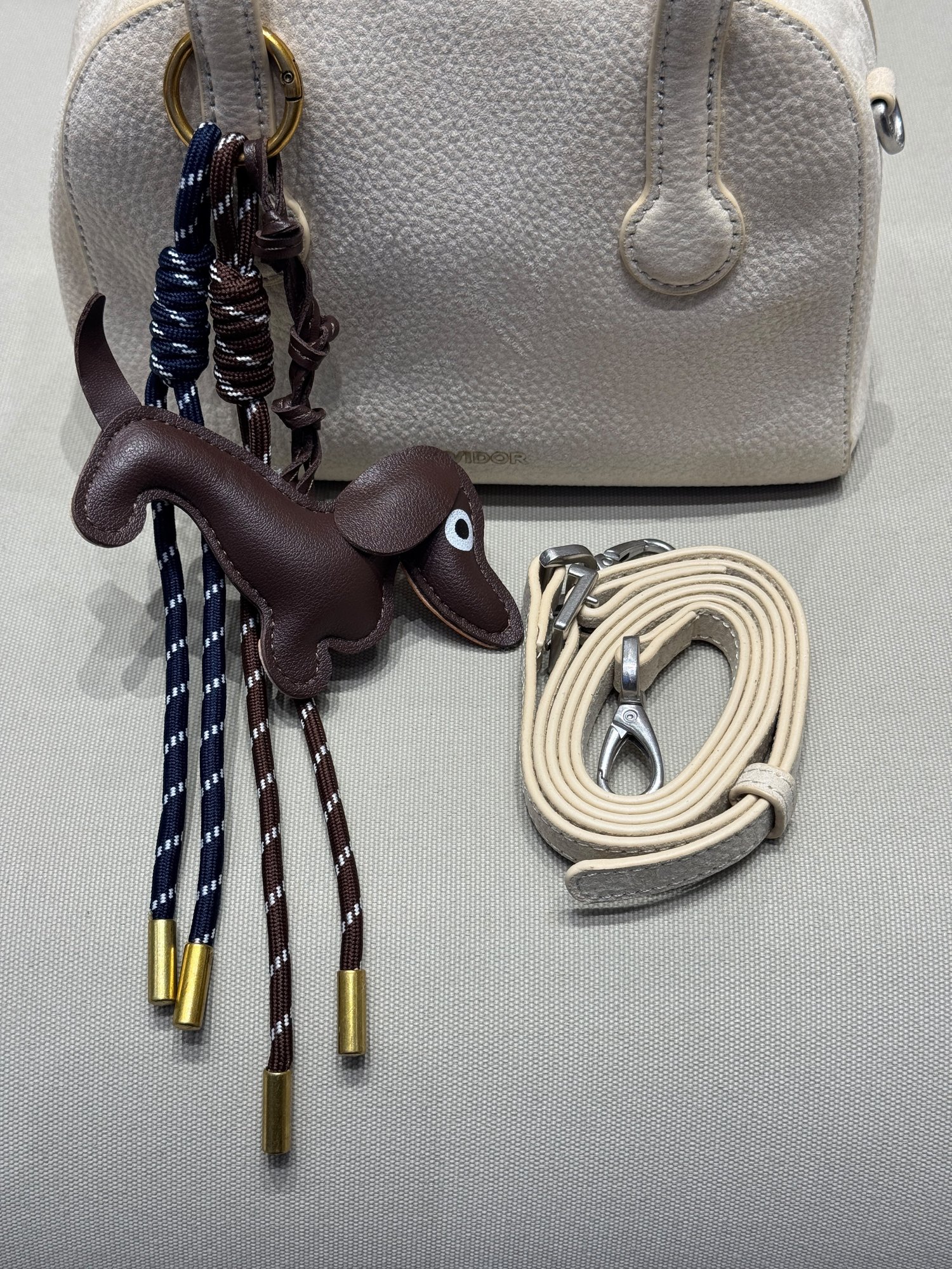 Charm Detaylı Askılı Mini Çanta Ekru