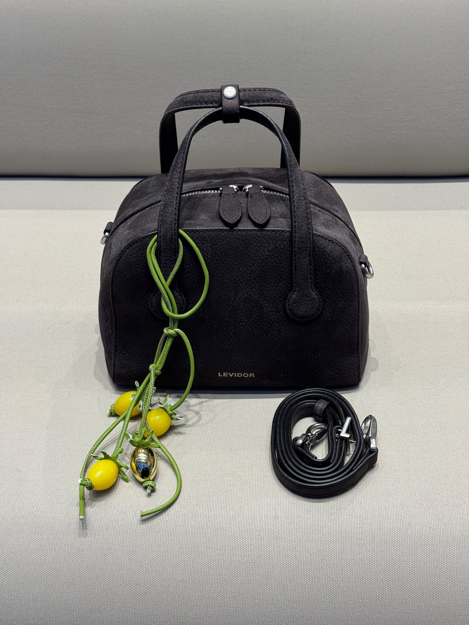 Charm Detaylı Askılı Mini Çanta Siyah