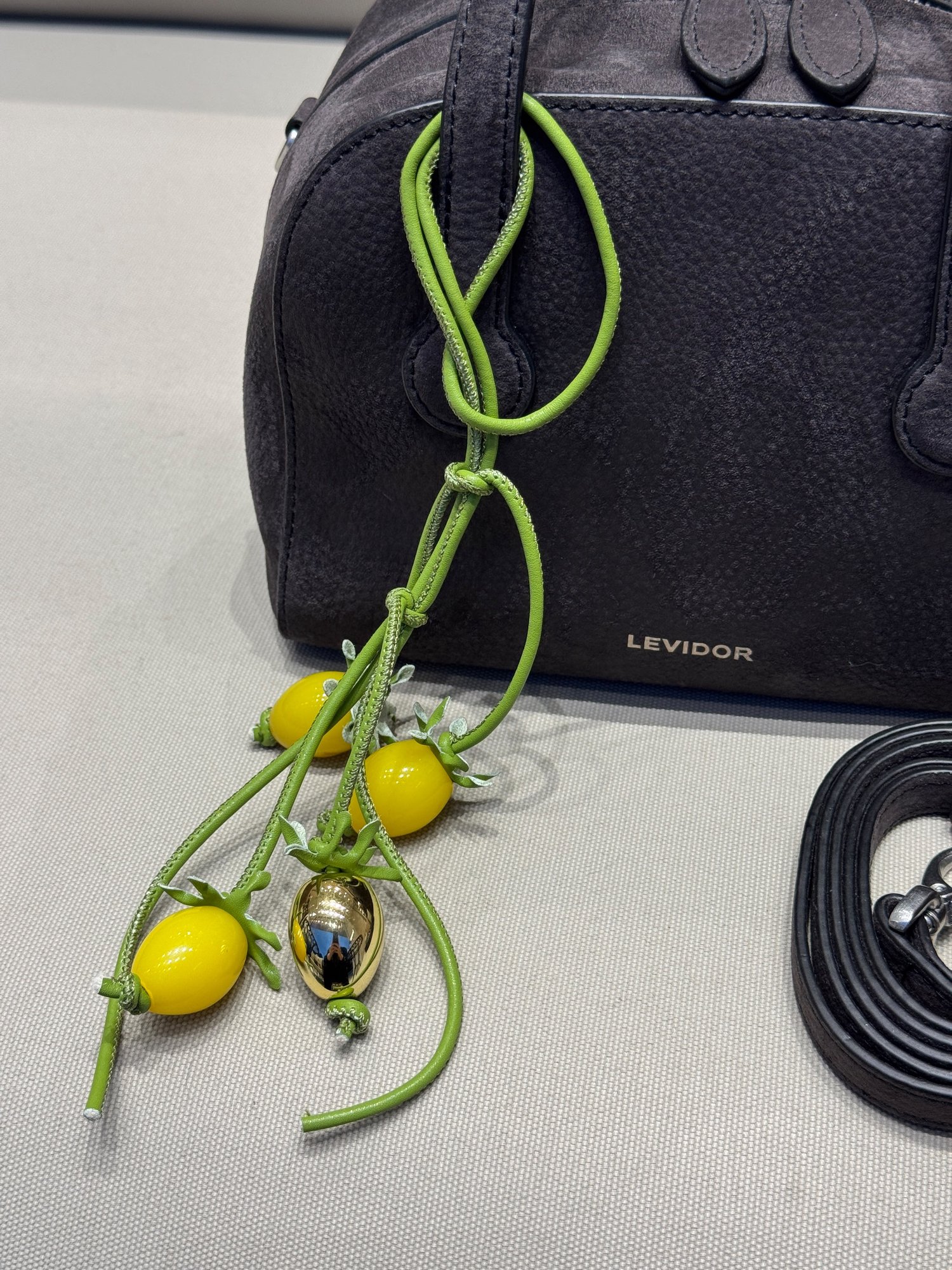 Charm Detaylı Askılı Mini Çanta Siyah