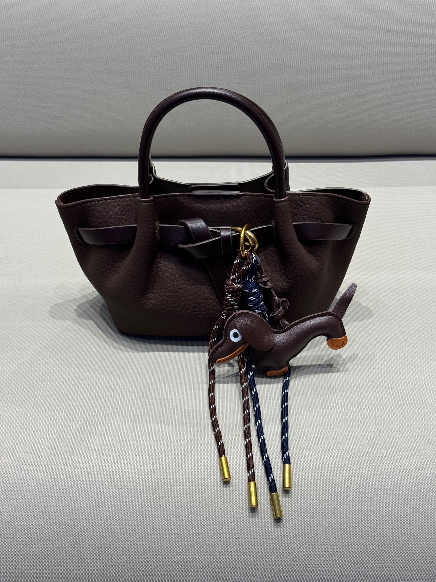 Charm ve İç Çanta Detaylı Mini El Çantası Acı Kahve