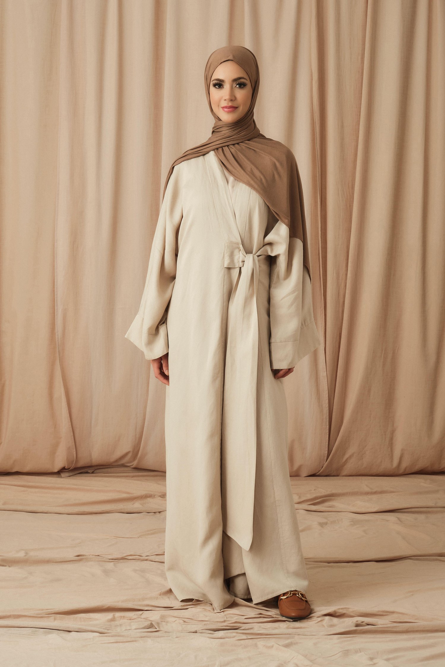 KETEN BAĞLAMA DETAYLI ABAYA-BEJ