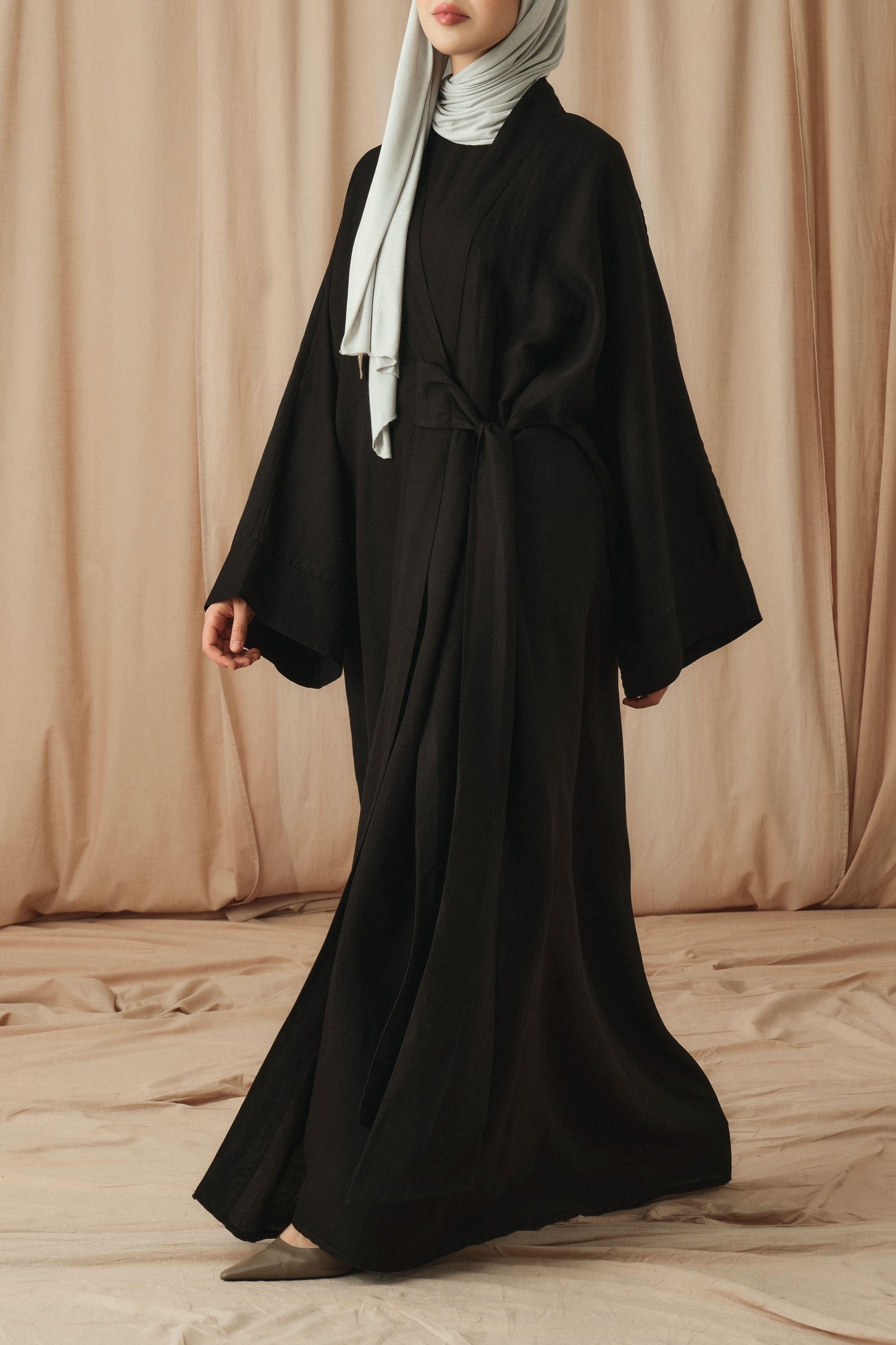 KETEN BAĞLAMA DETAYLI ABAYA-SİYAH