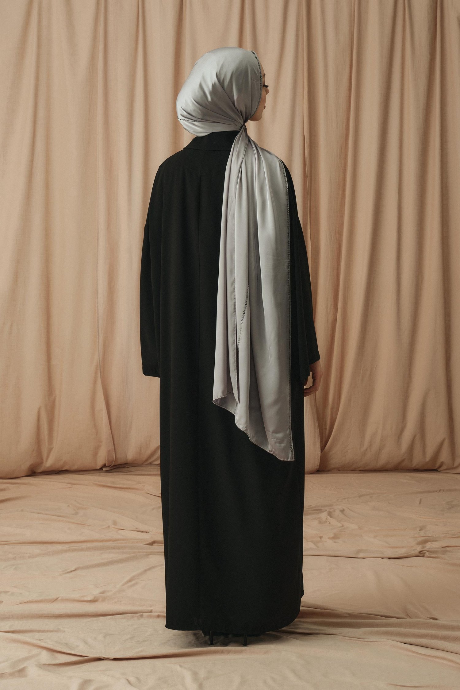KRUVAZE YAKA DAILY ABAYA-SİYAH