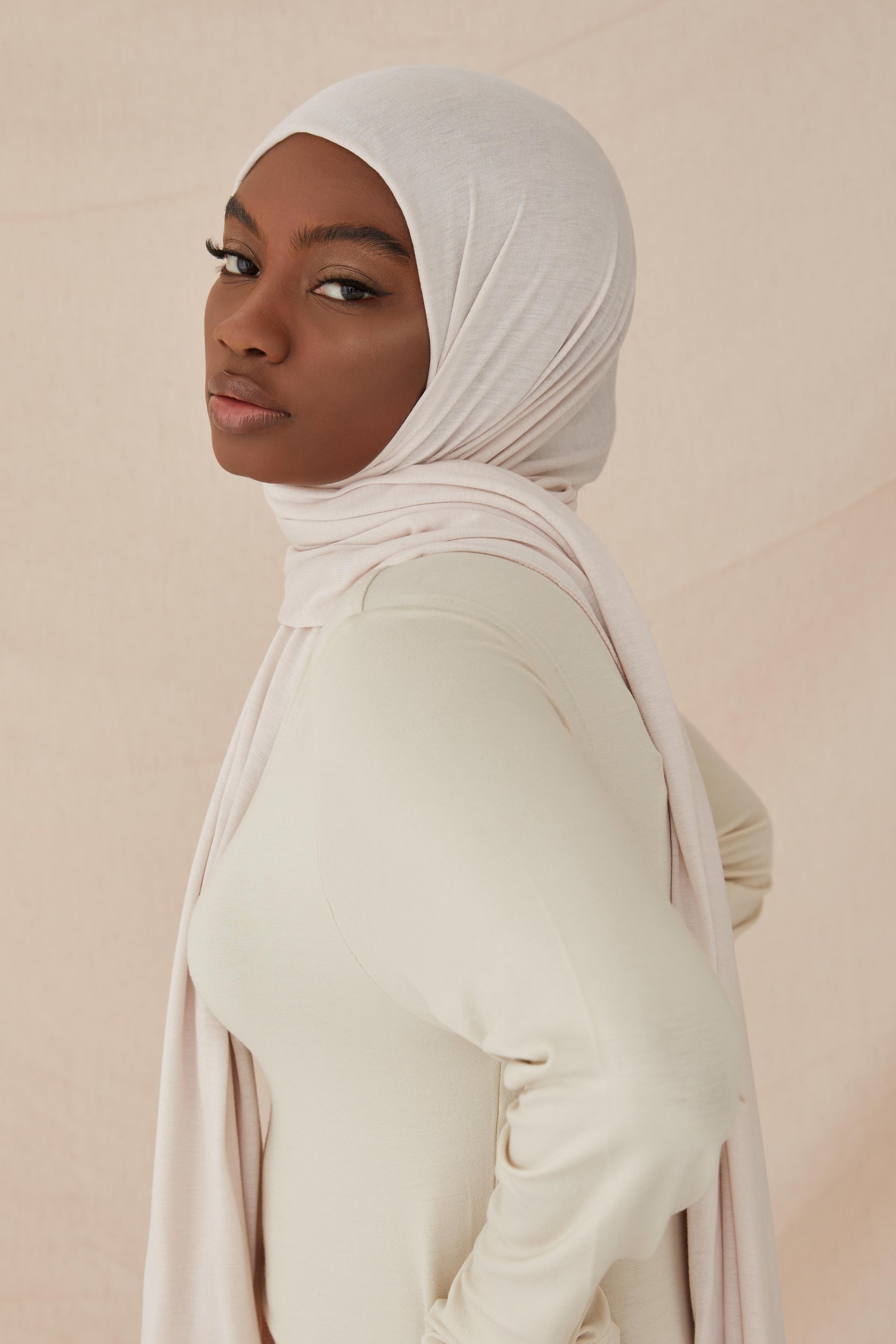 PREMIUM PLAIN COTTON COMBED SHAWL-SOFT POWDER