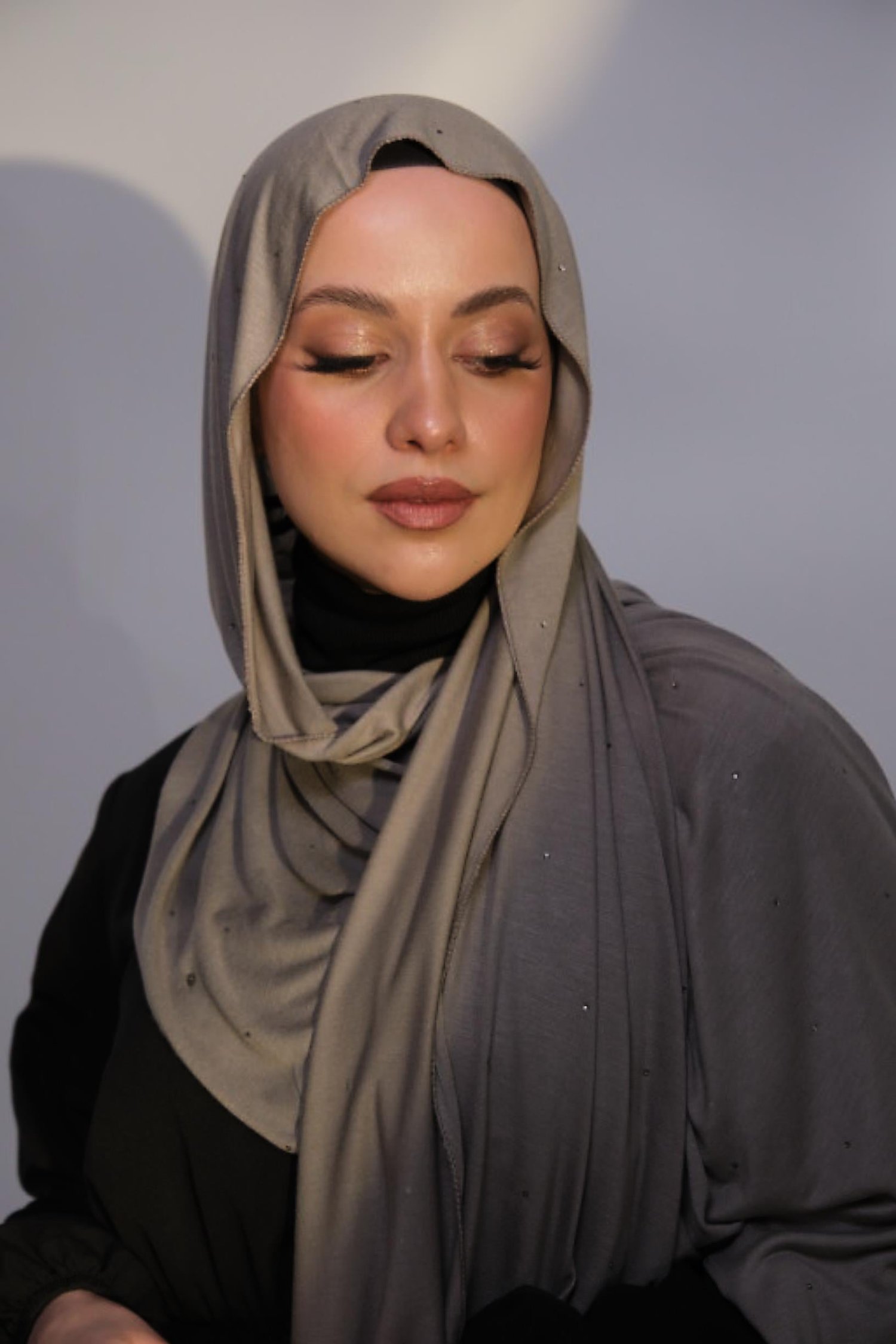 PREMIUM COMBED SHAWL WITH SVAROVSKI-ANTRACID