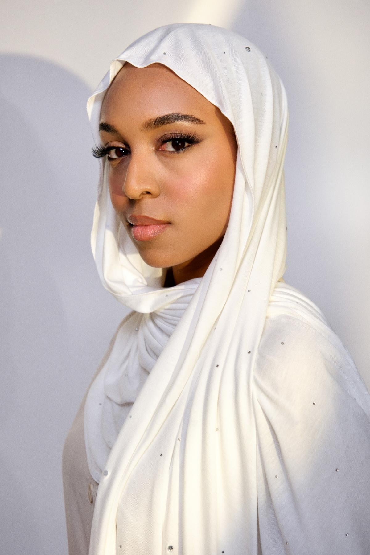 PREMIUM COMBED SHAWL WITH SVAROVSKI-WHITE