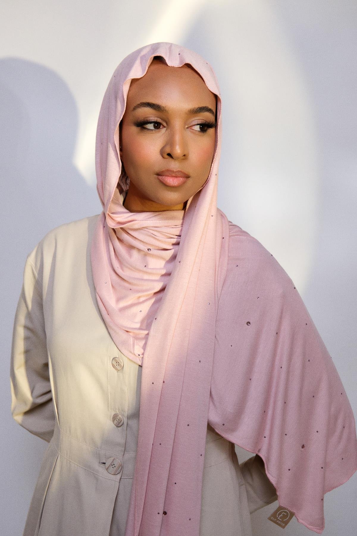 PREMIUM COMBED SHAWL WITH SVAROVSKI-POWDER