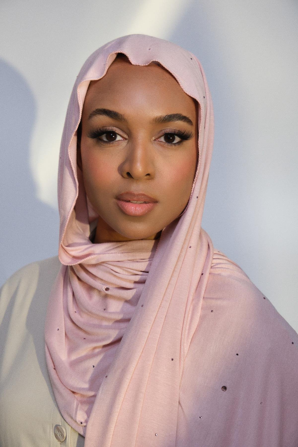 PREMIUM COMBED SHAWL WITH SVAROVSKI-POWDER