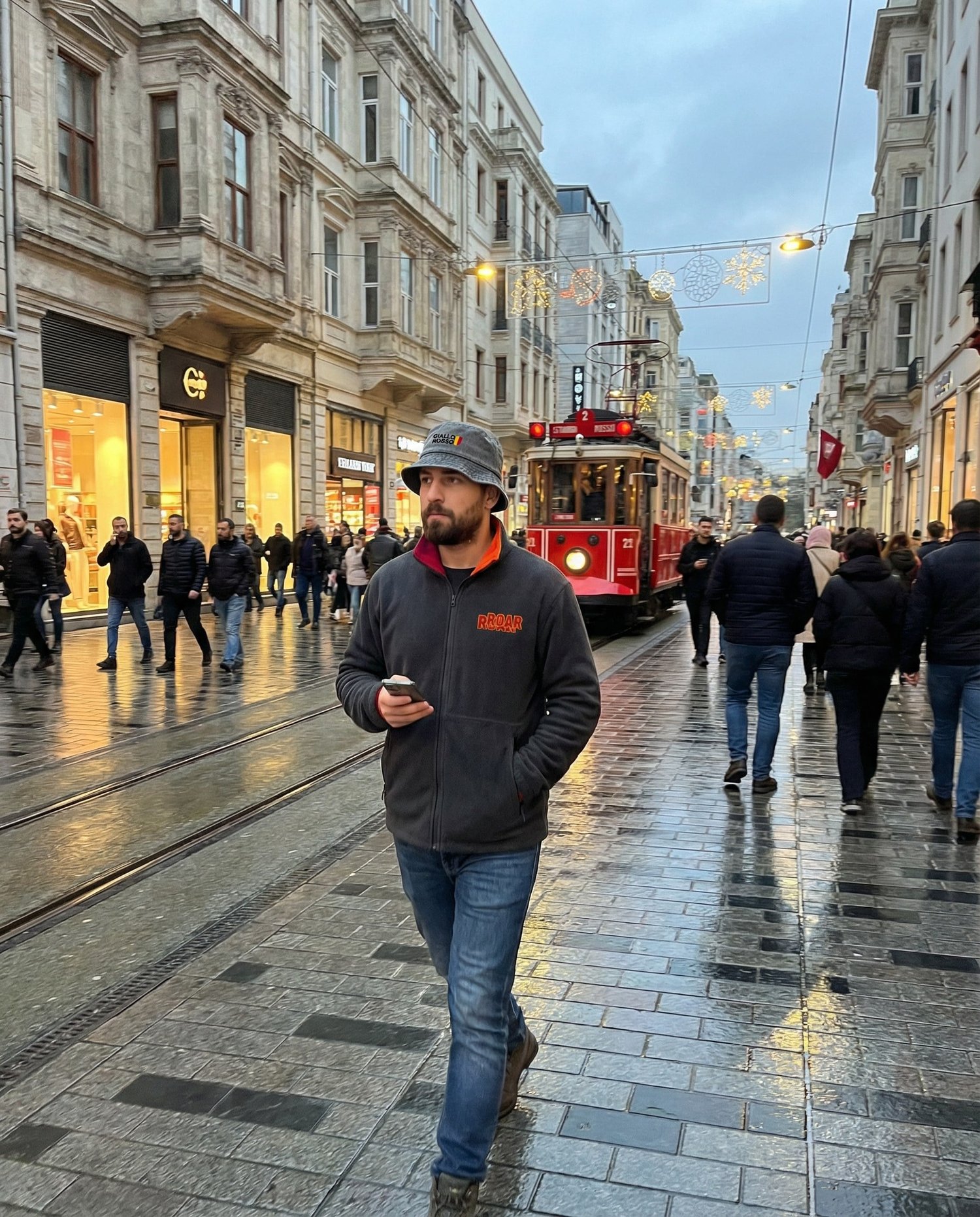 Giallo Rosso Bucket Şapka