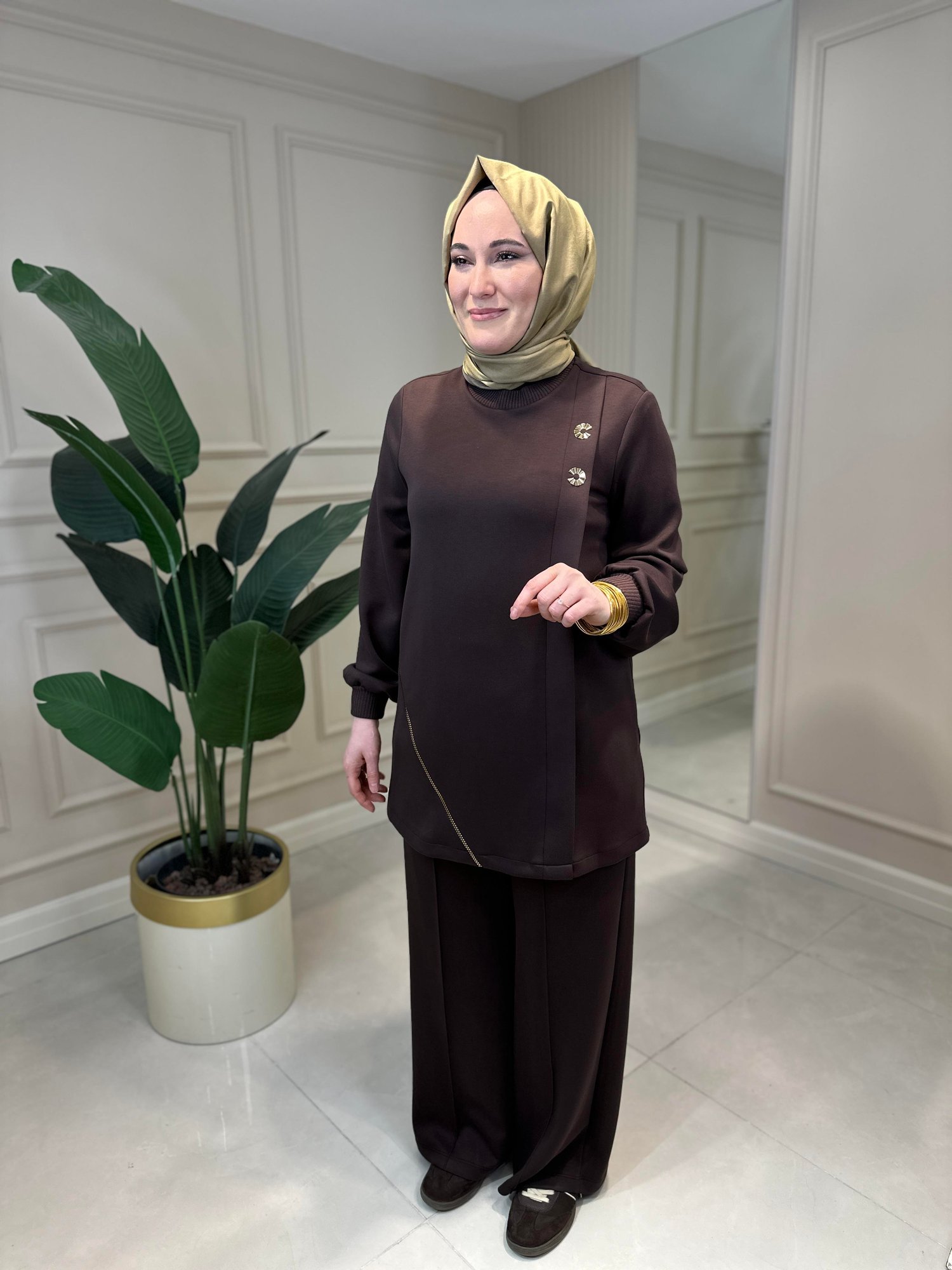 1024  Nuss Pantolonlu Takım