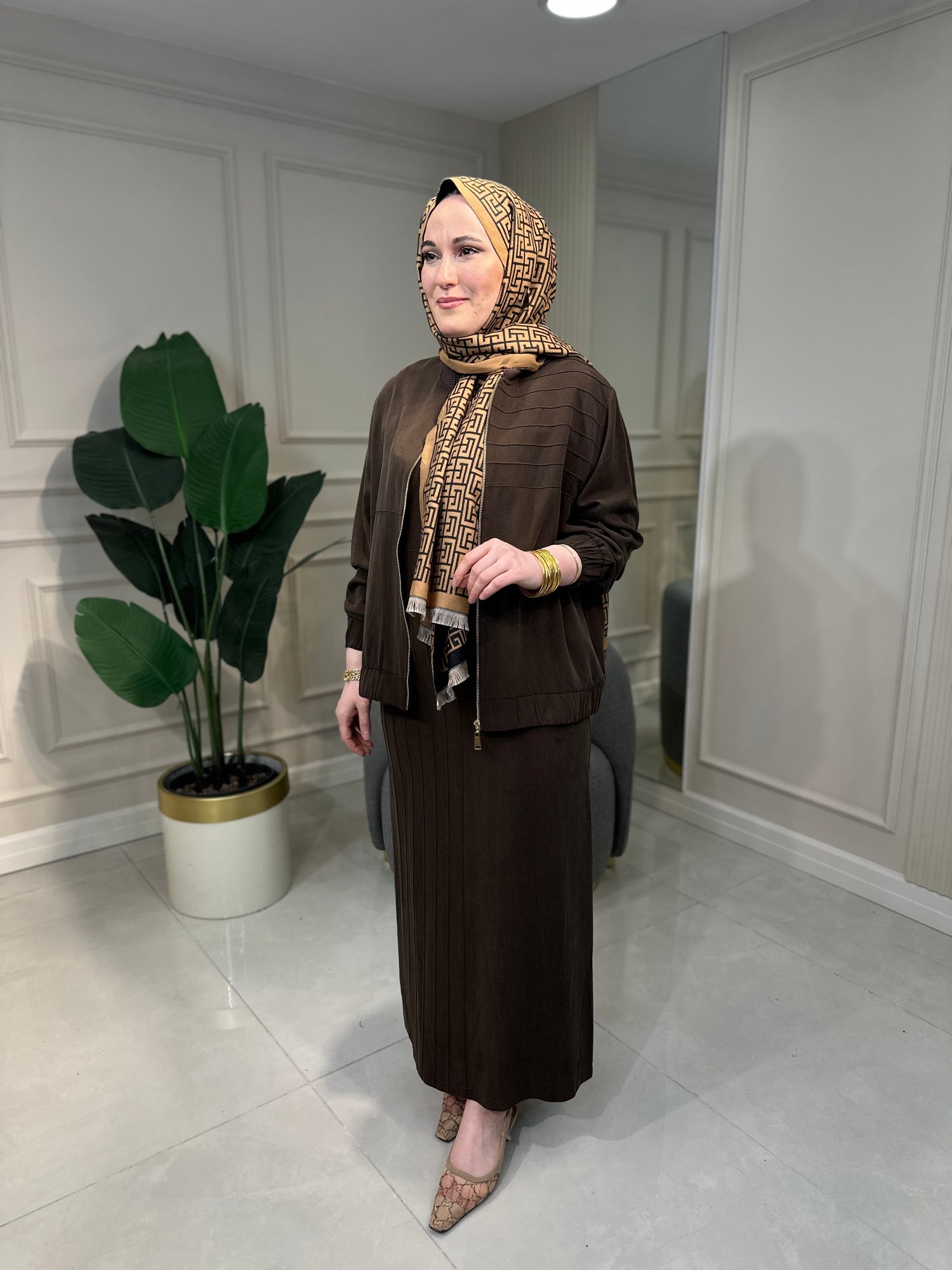 1036 Elbiseli takım