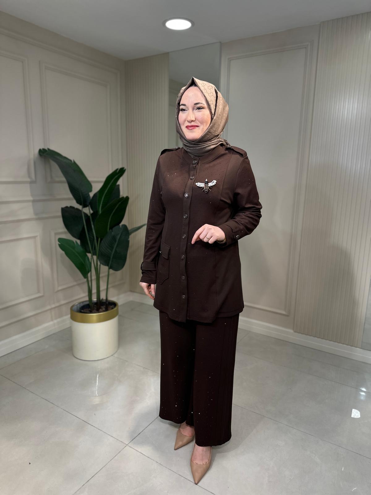 1127 Pantolonlu Takım