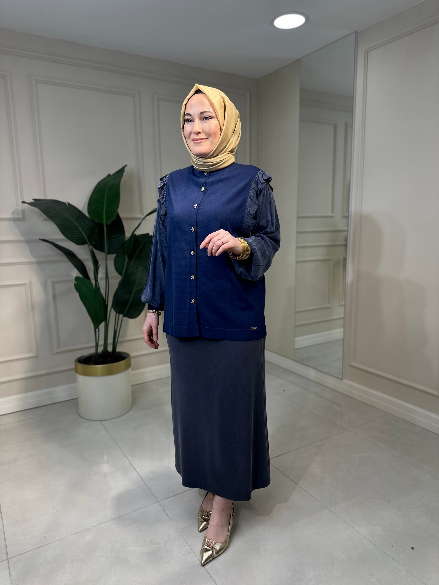 3086 Kolu Kare Kesimli Fırfırlı Hırka