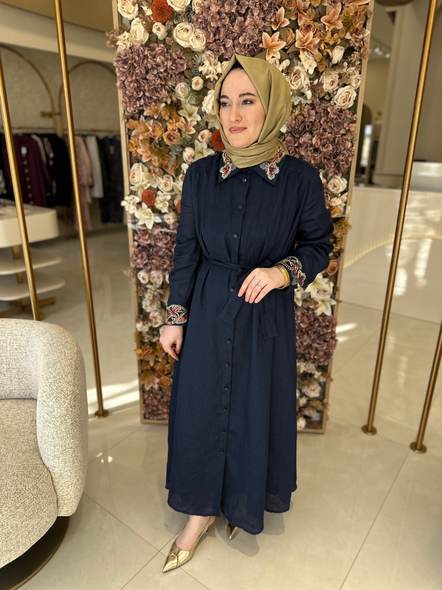 4091 Ghisa Elbise