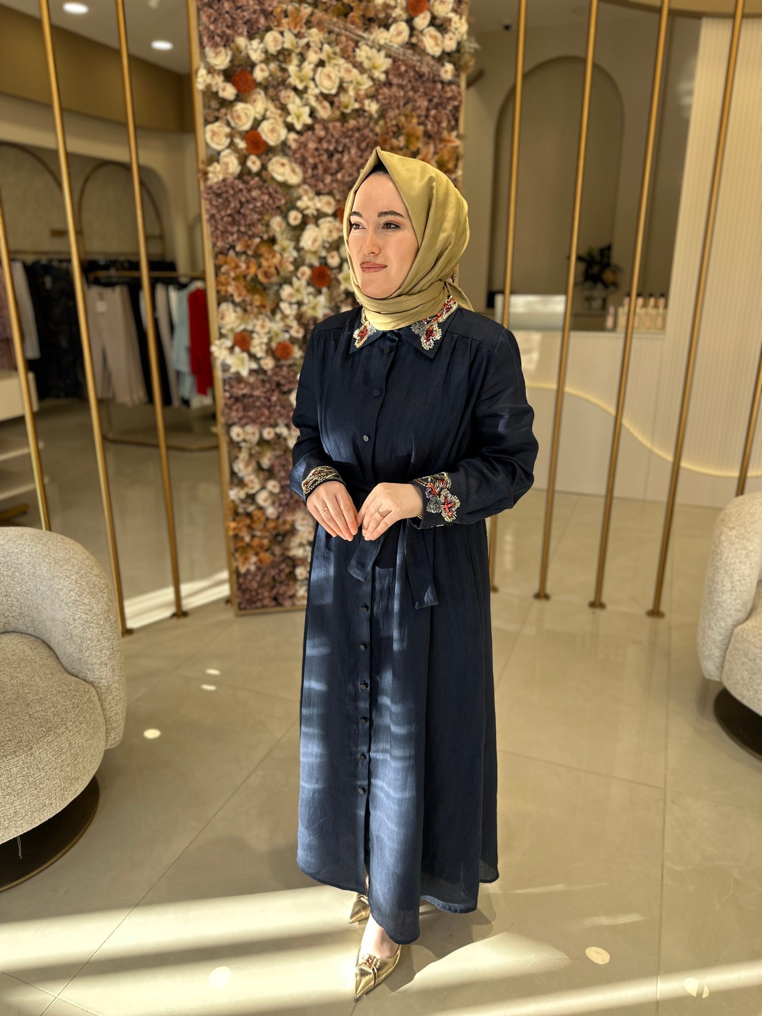 4091 Ghisa Elbise