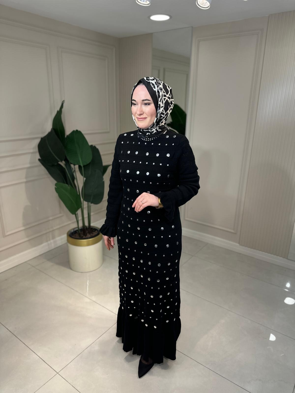 4298 Ghisa Elbise