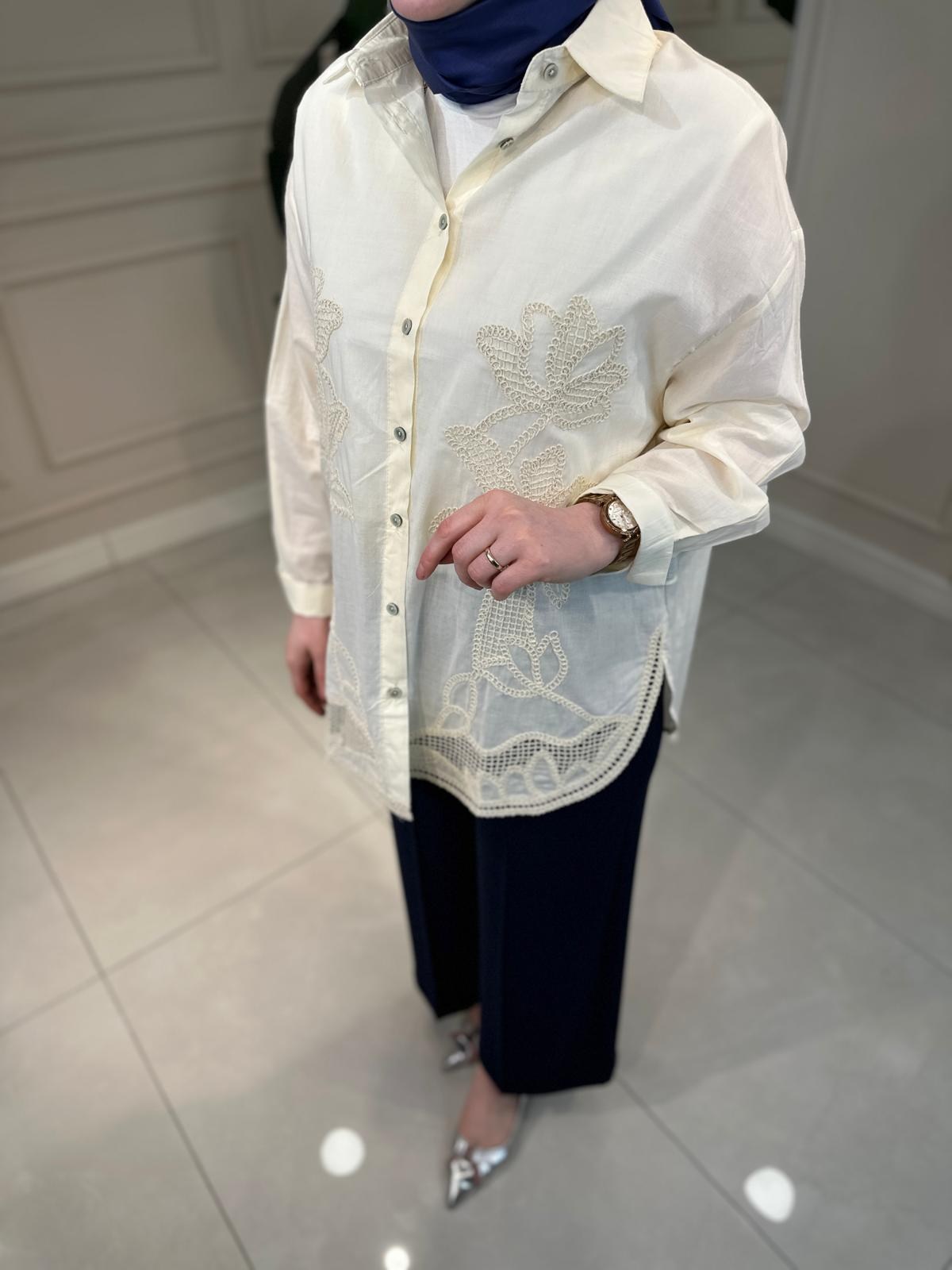4307 Ghisa Tunik