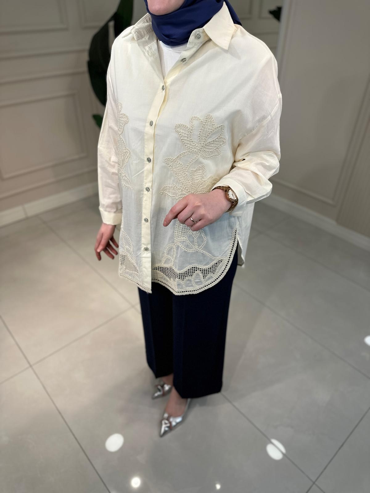 4307 Ghisa Tunik