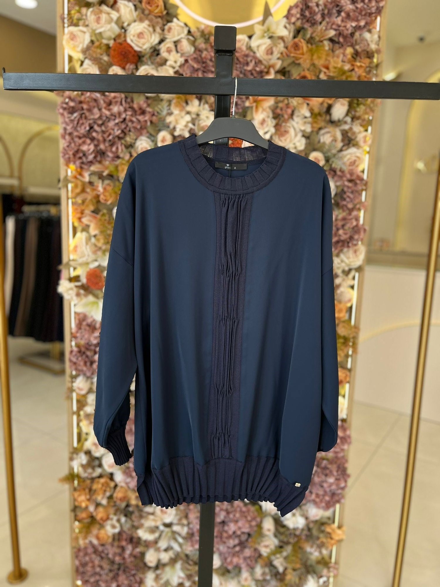 4422 Ghisa Tunik
