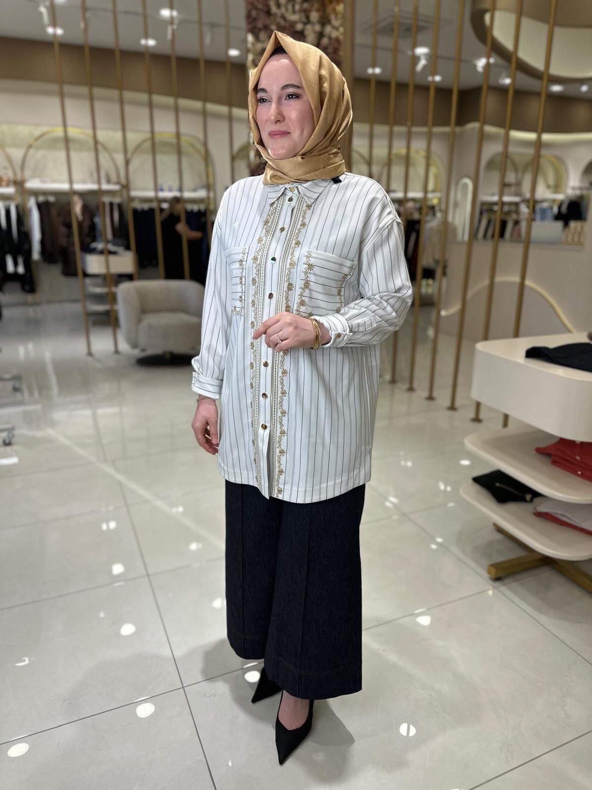 4441 Ghisa Tunik