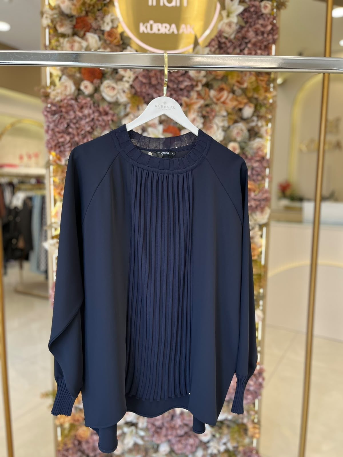 4469 Ghisa Tunik