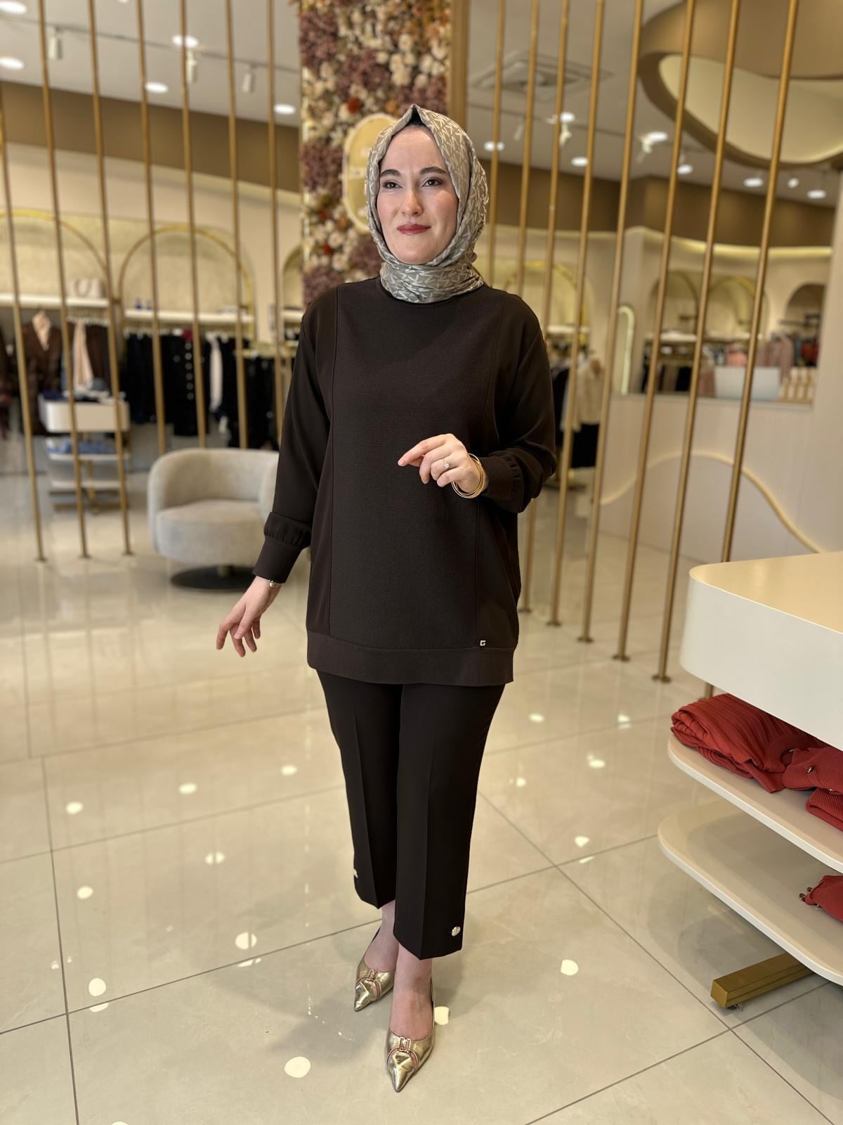 4477 Ghisa Tunik