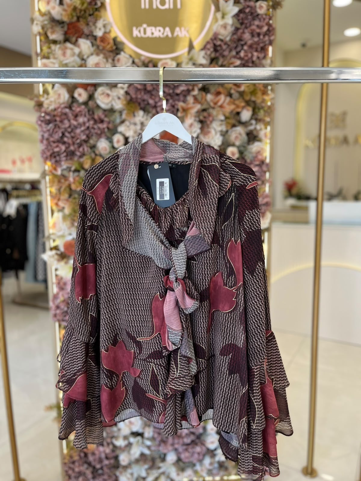 4493 Ghisa Tunik