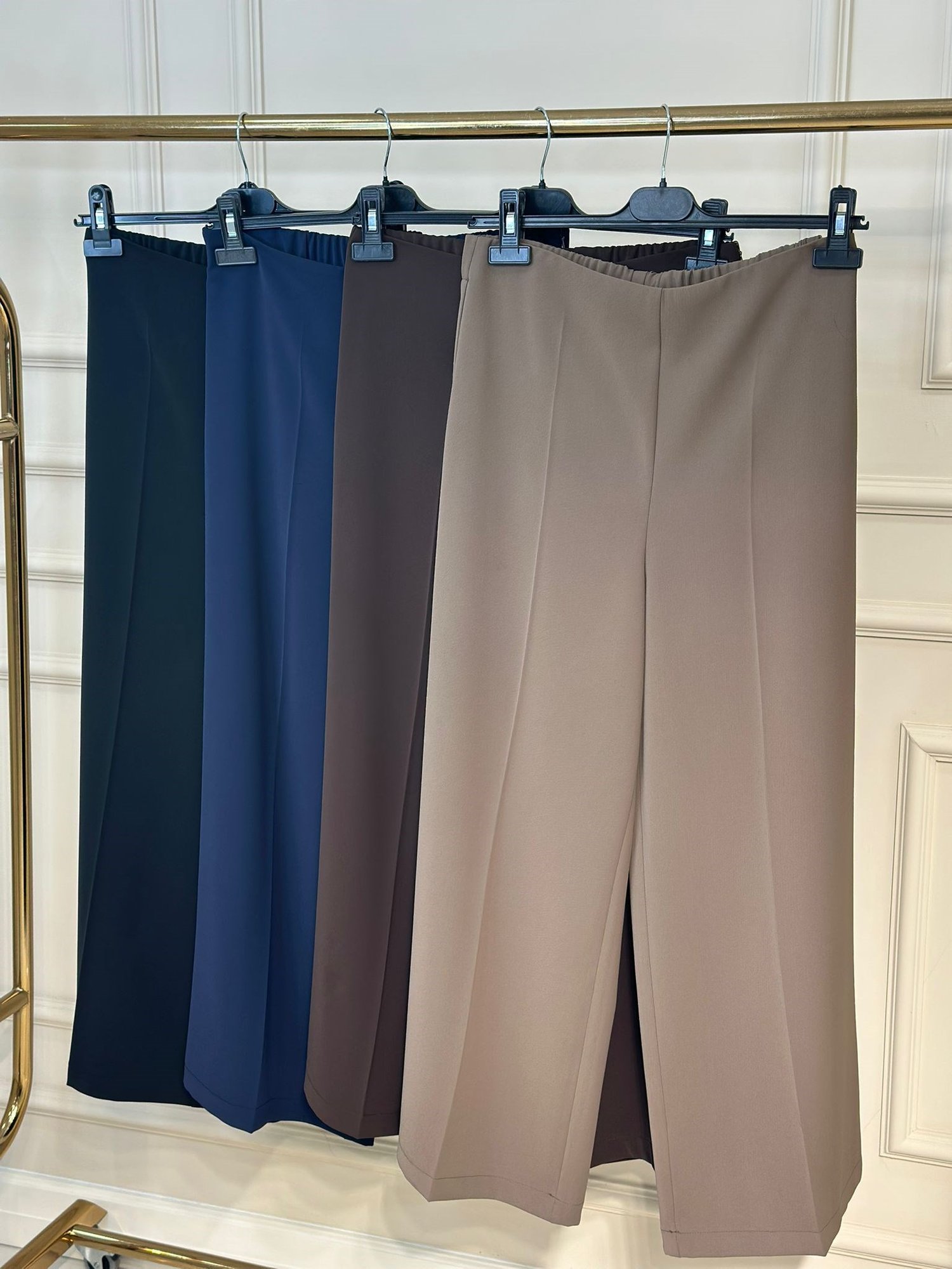 5386 Arkası Lastikli Kısa Geniş Paça Pantolon