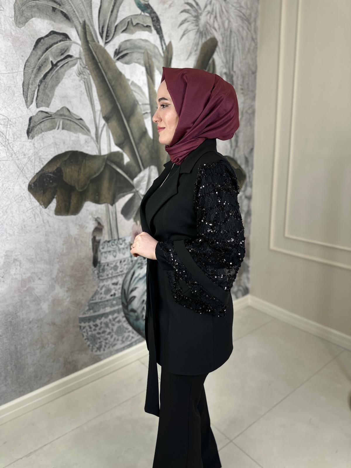 743 Bayan Üçlü Takım