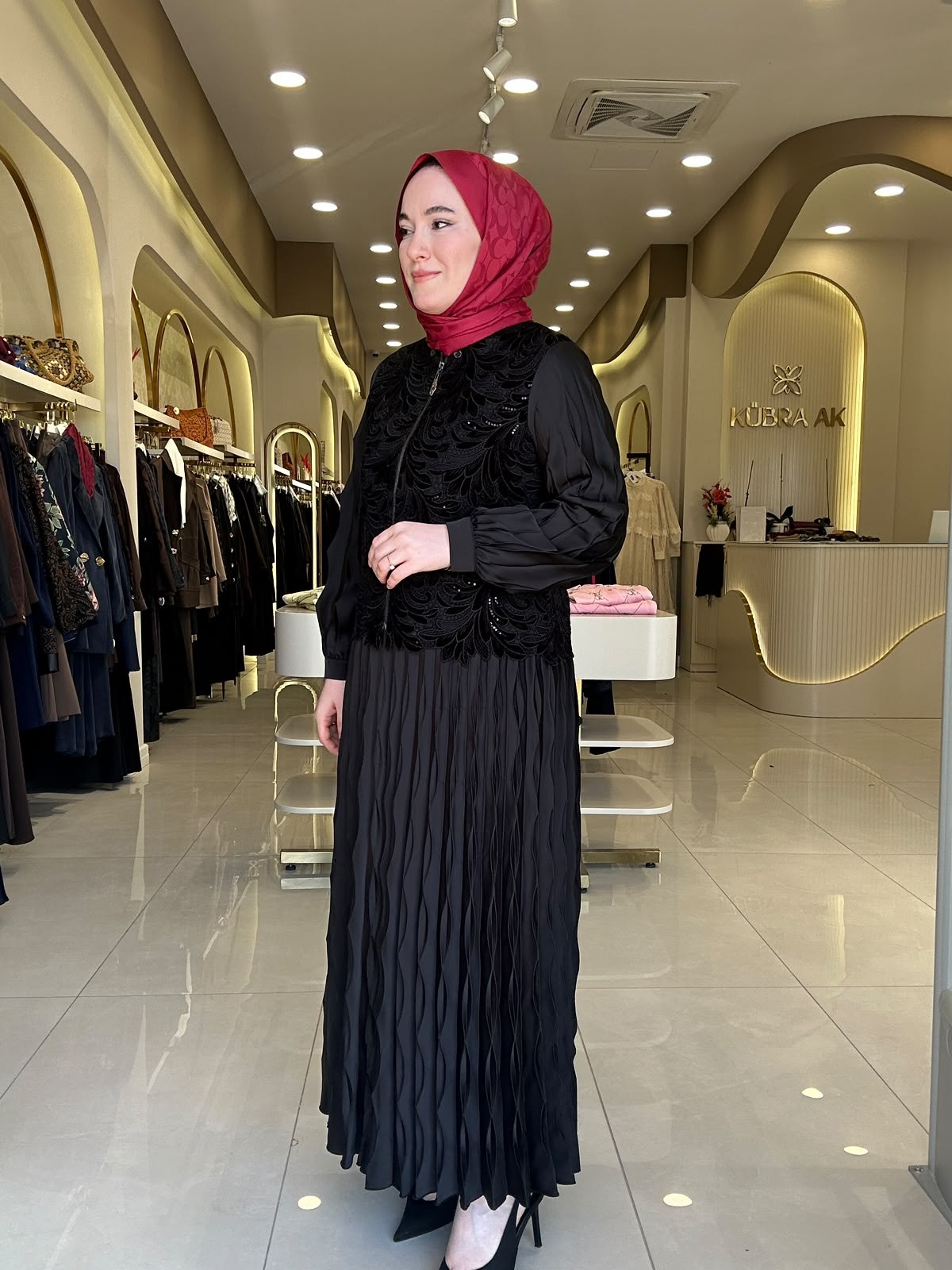 9231 Etekli Dantelli Takım