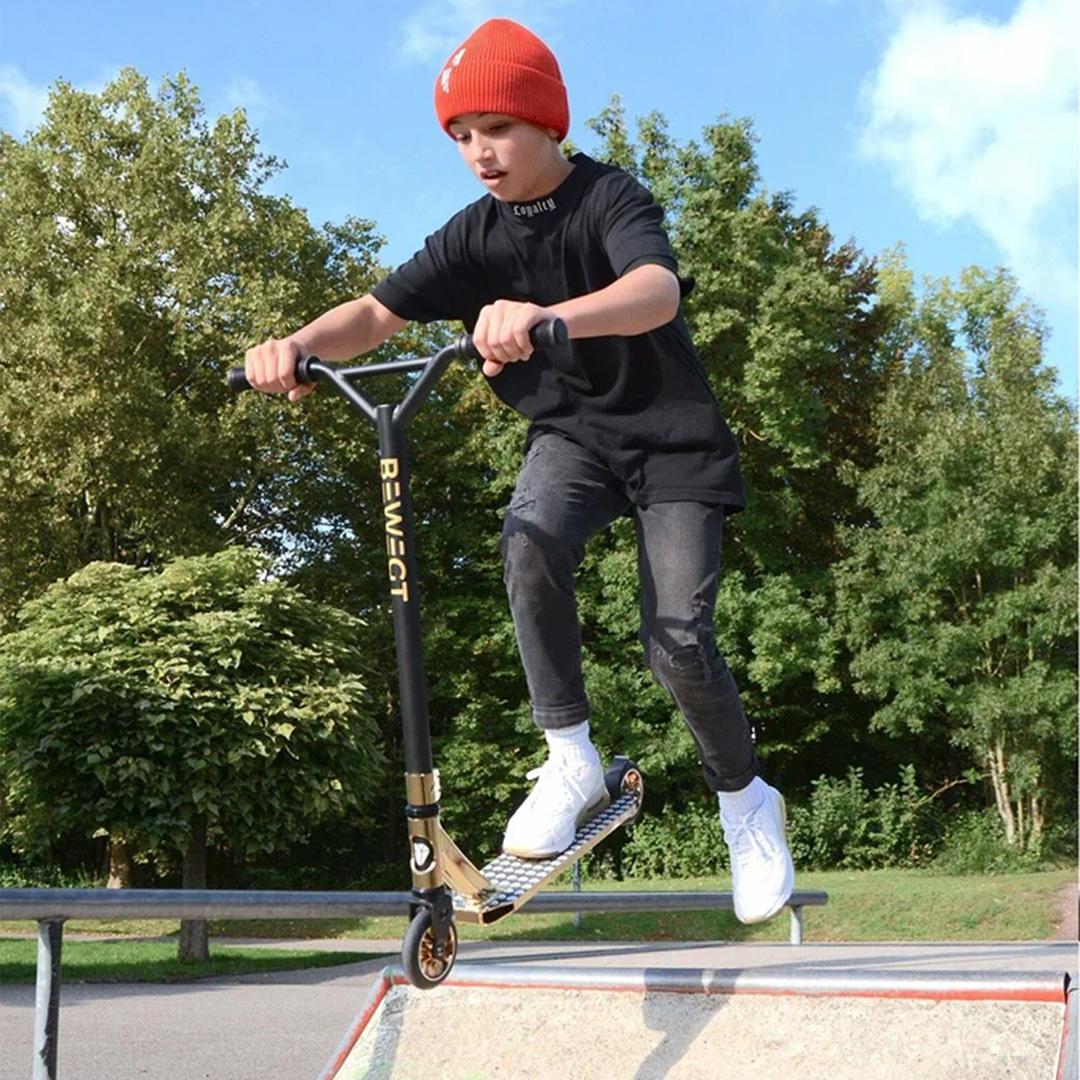 Akrobasi Scooter Next Level Gold Metallic