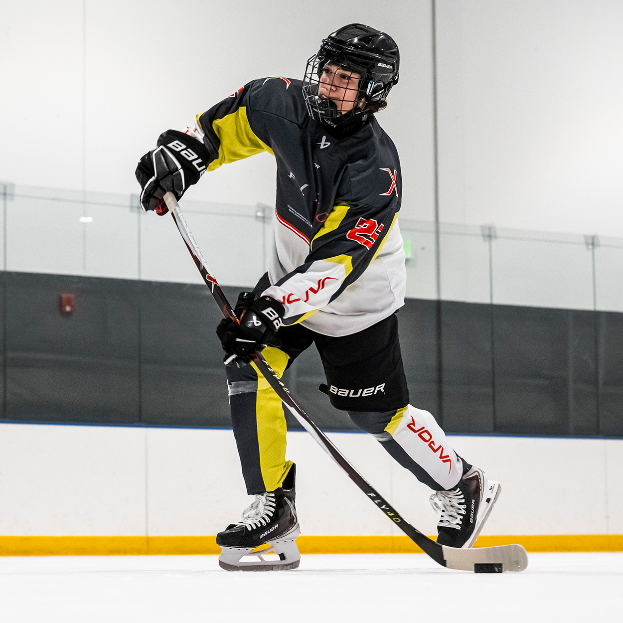 BAUER VAPOR FLY40 INTERMEDIATE 65 Flex / P28 Kaşık / Sol Hokey Sopası