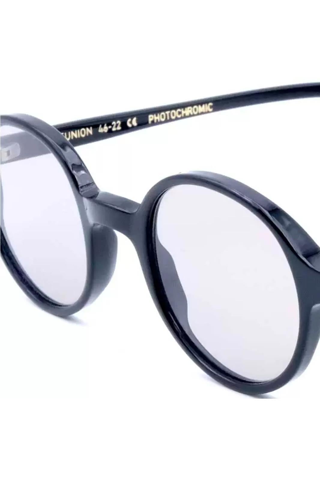 L.G.R Reunion Black 01 // Grey Photochromic