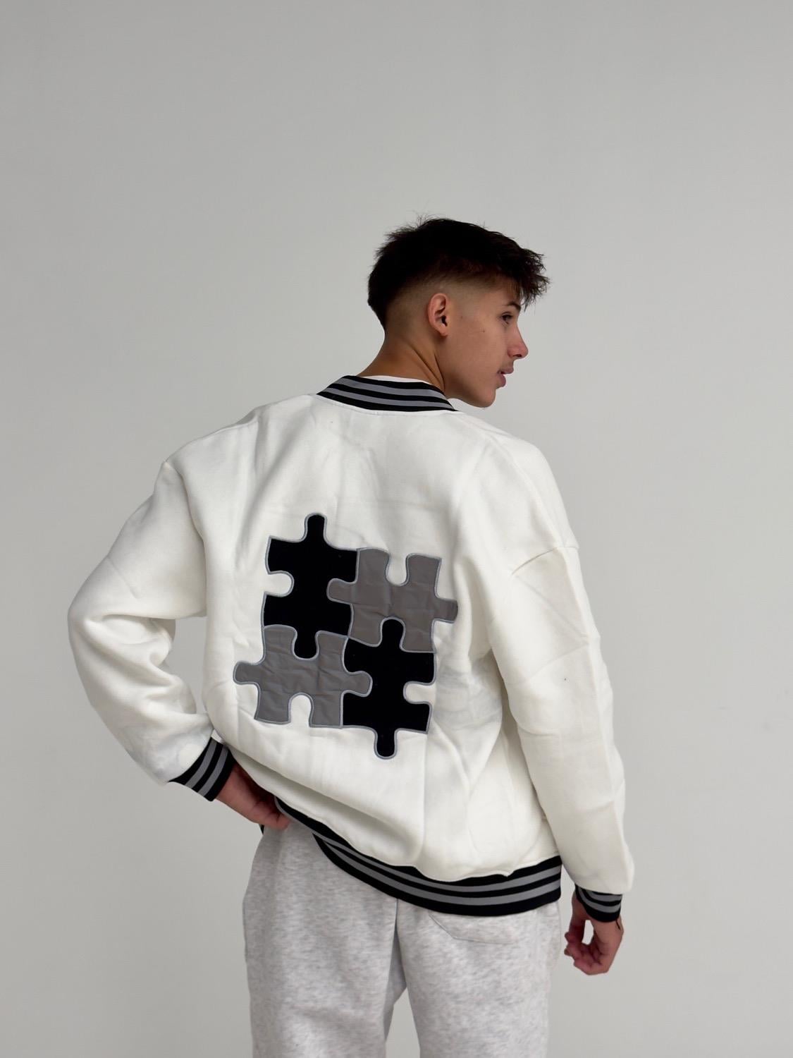 Beyaz Nakış Detaylı Unisex Kolej Ceketi