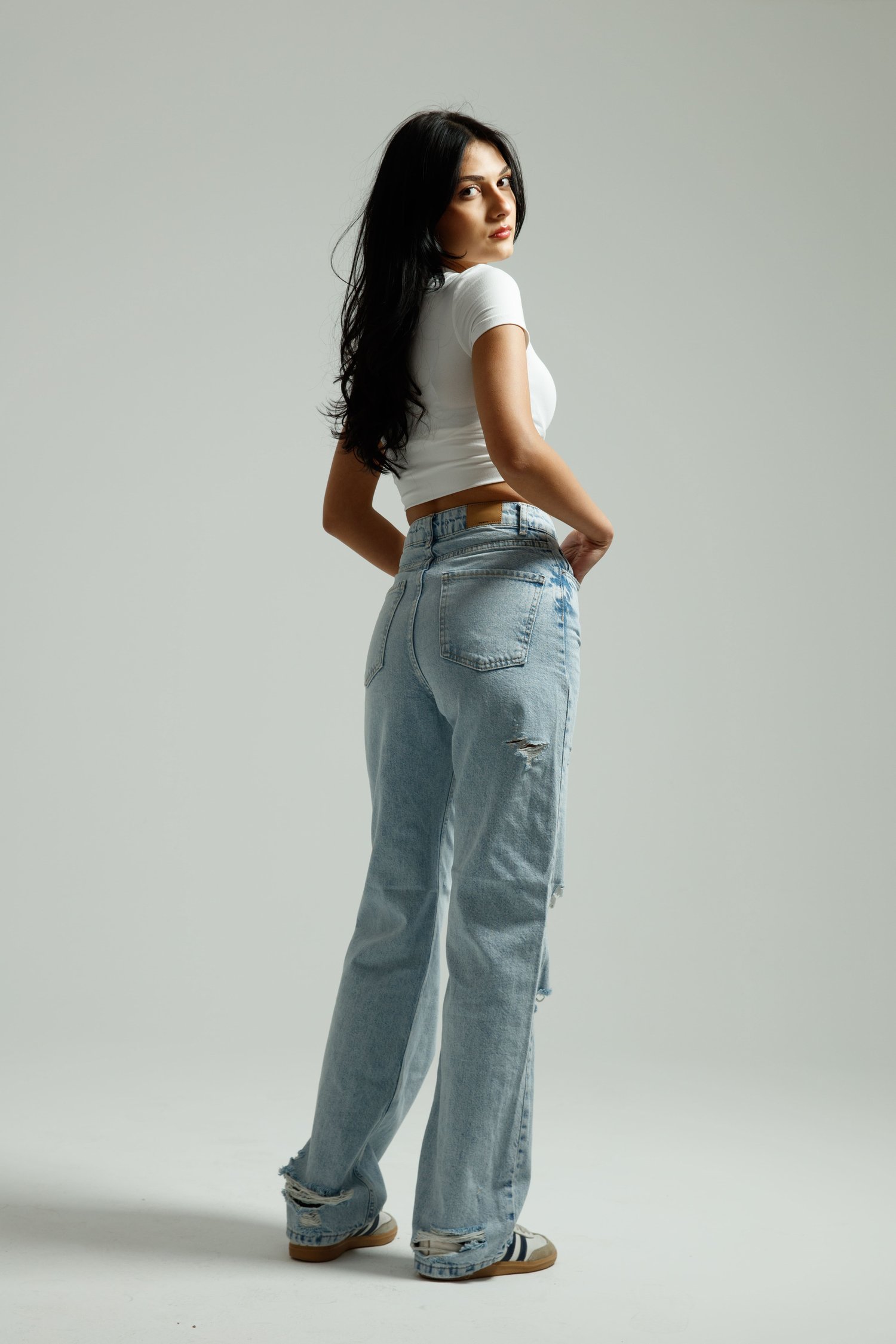 Buz Mavi Yırtıklı Straight Jean