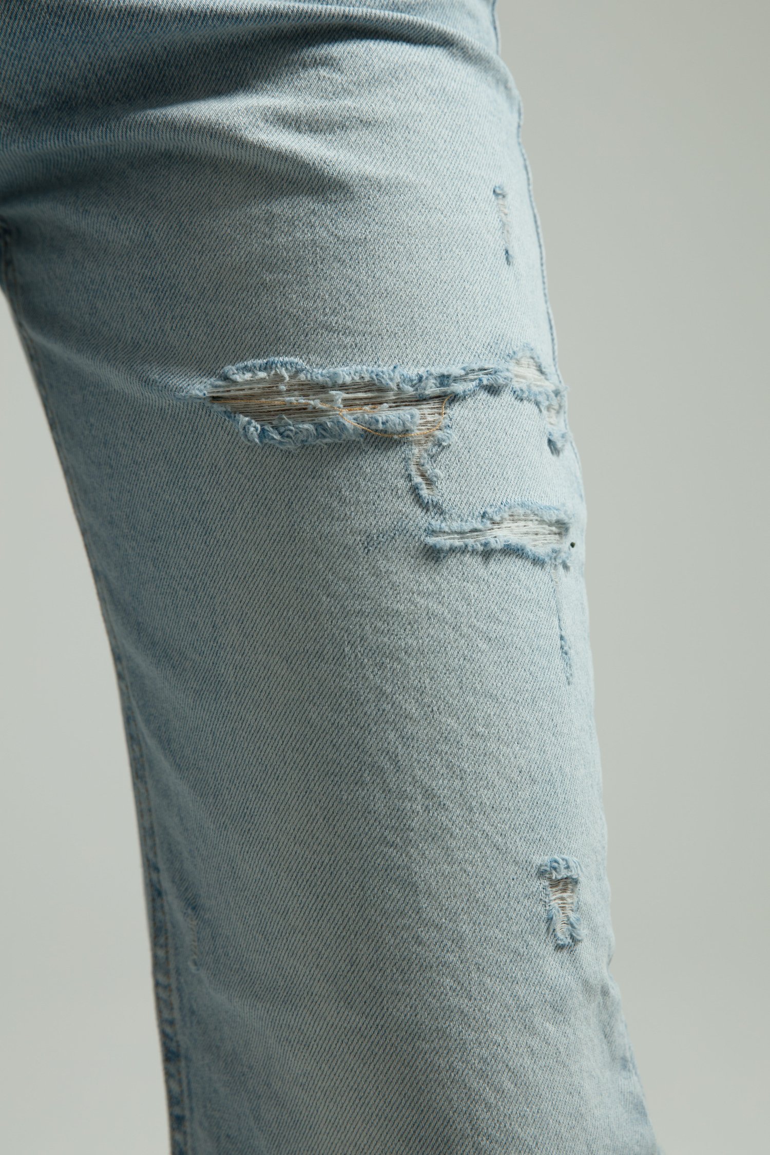 Buz Mavi Yırtıklı Straight Jean