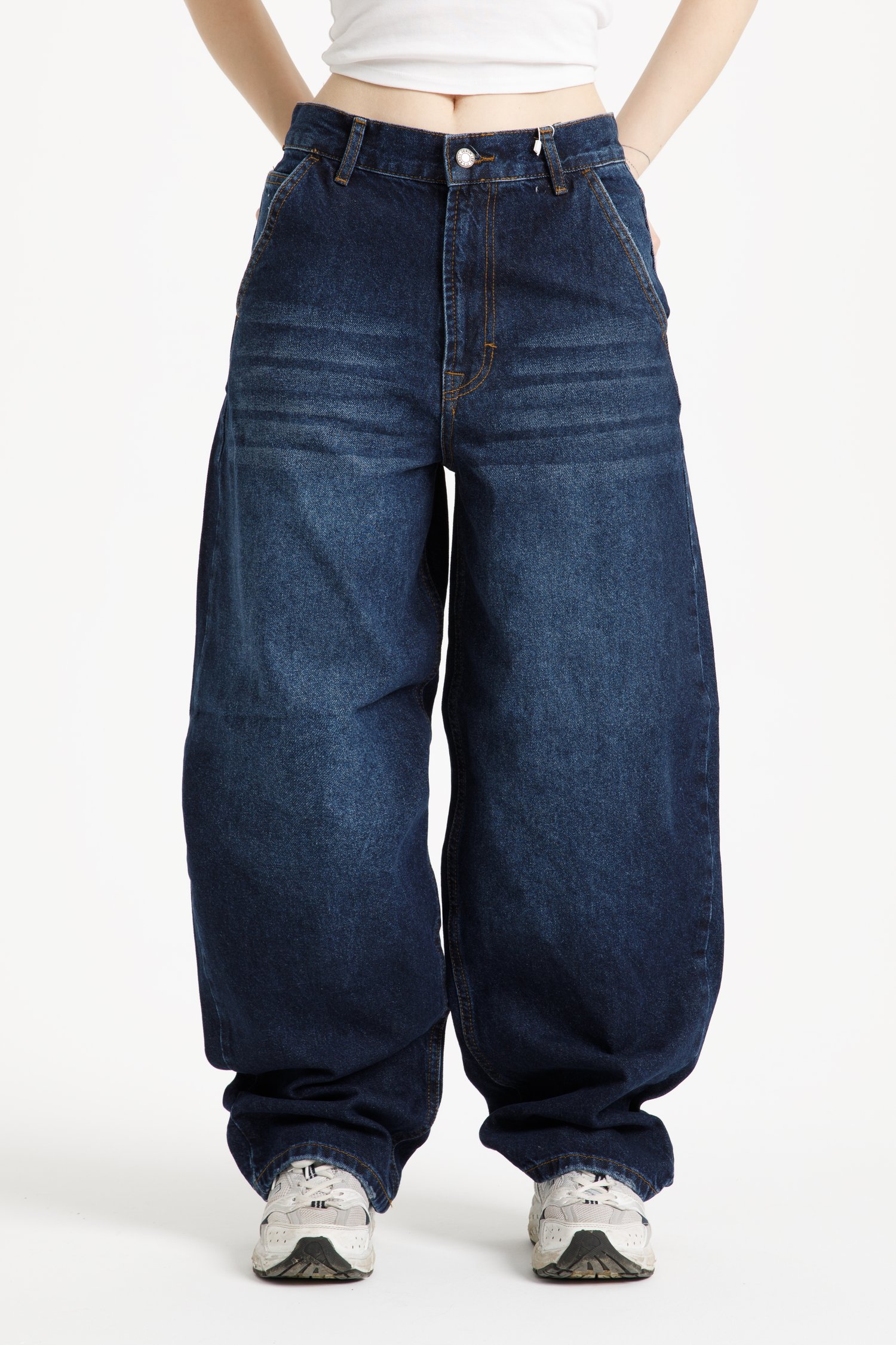 Koyu İndigo Taşlamalı Skater Jean