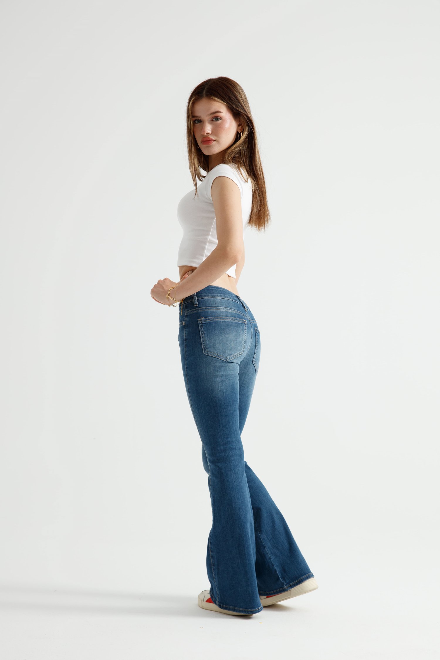 Mavi Yıkamalı Orta Bel Flare Jean