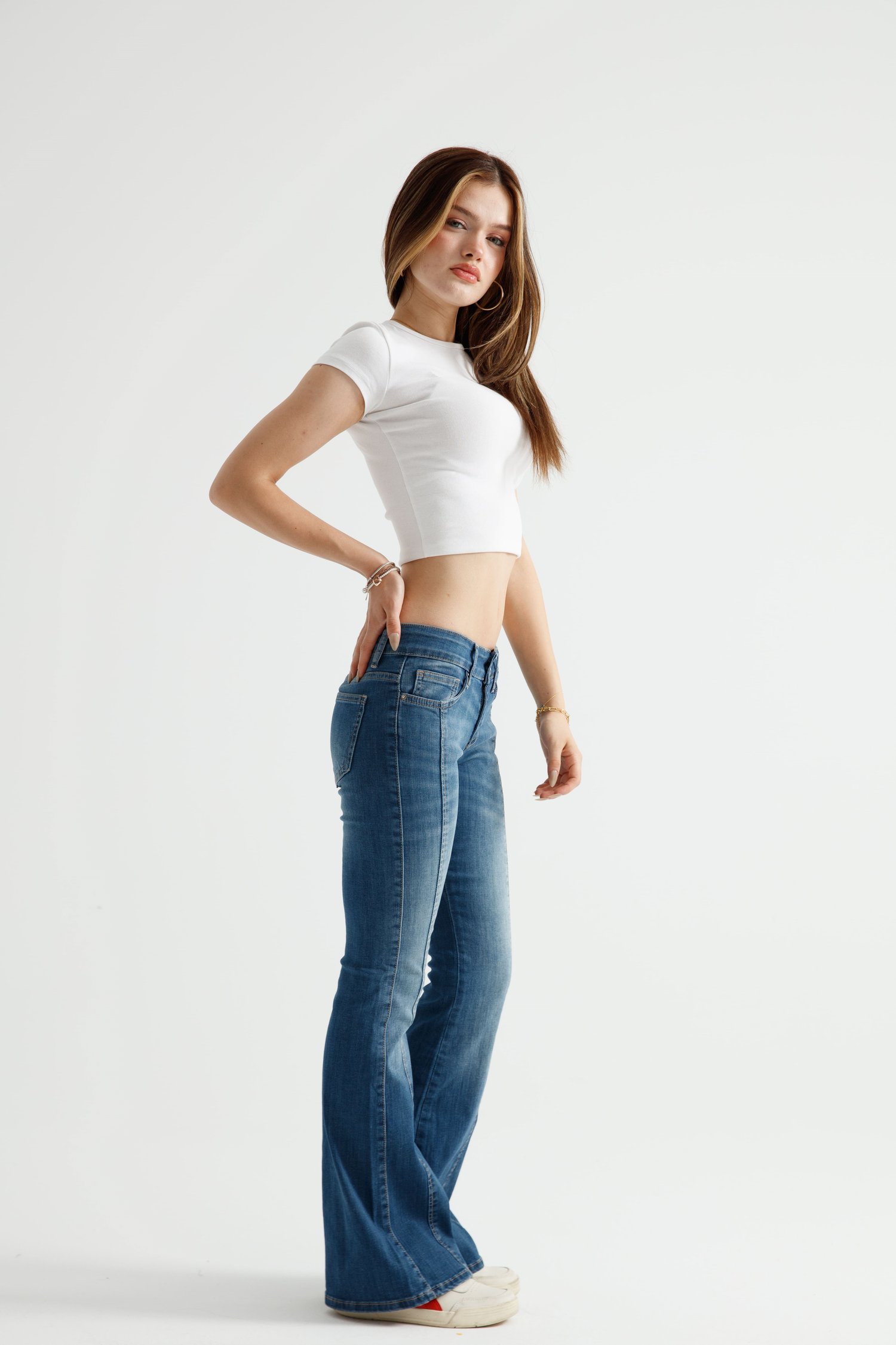 Mavi Yıkamalı Orta Bel Flare Jean